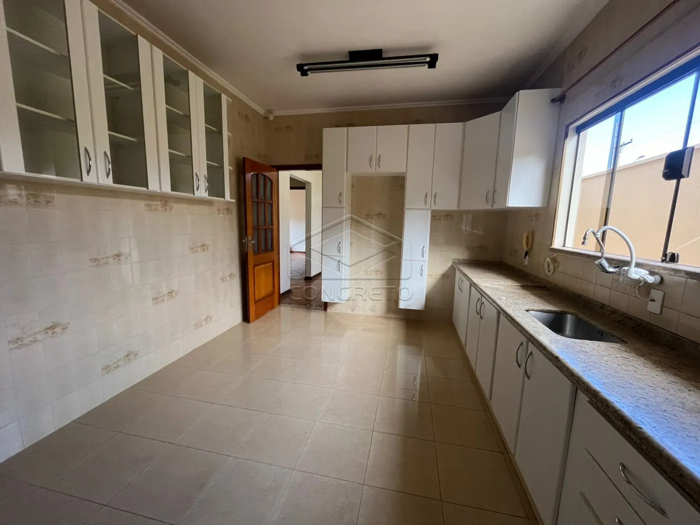 Alugar Casa / Padr&atilde;o em Len&ccedil;&oacute;is Paulista R$ 3.000,00 - Foto 9