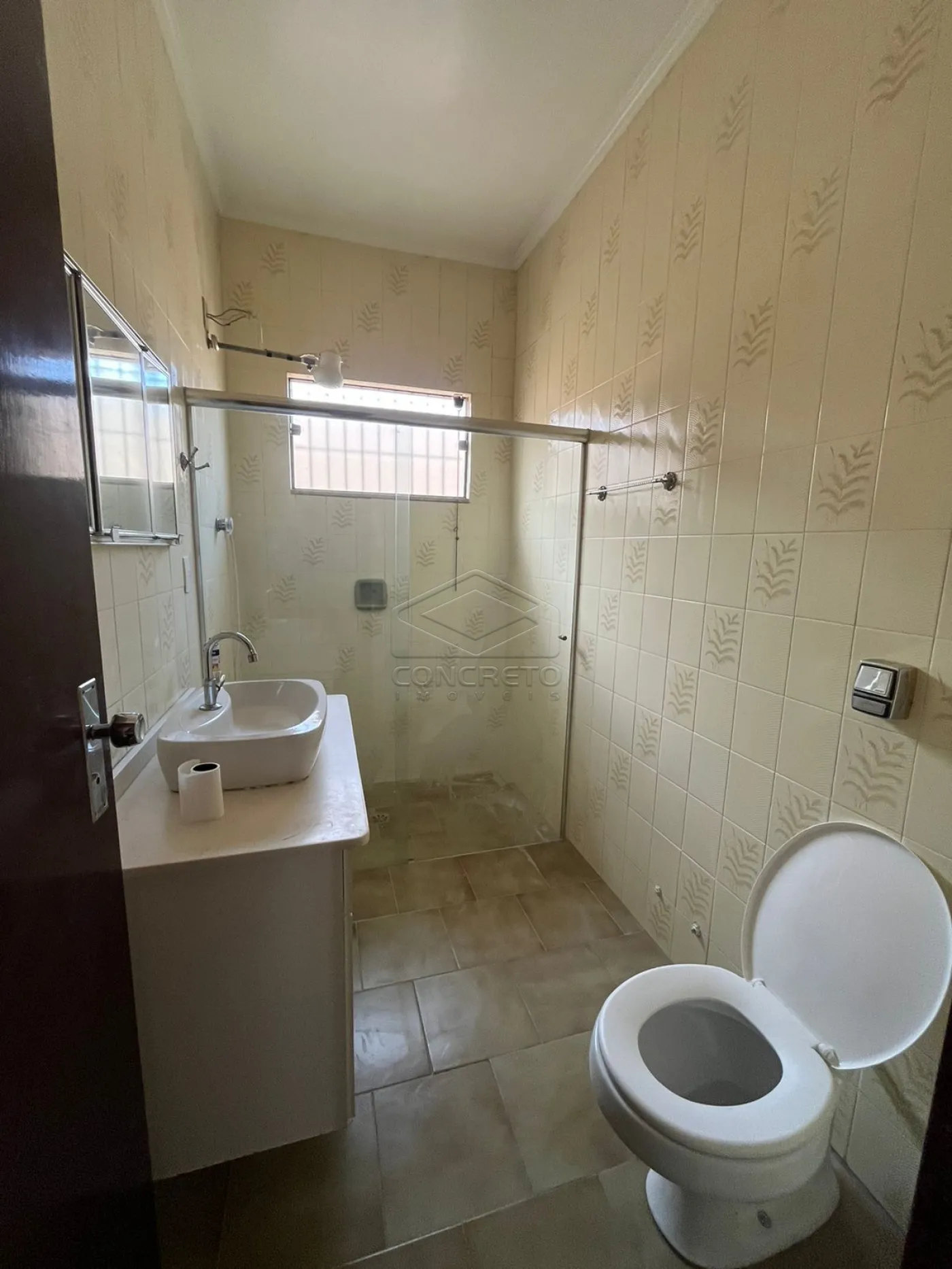 Alugar Casa / Padr&atilde;o em Len&ccedil;&oacute;is Paulista R$ 3.000,00 - Foto 11