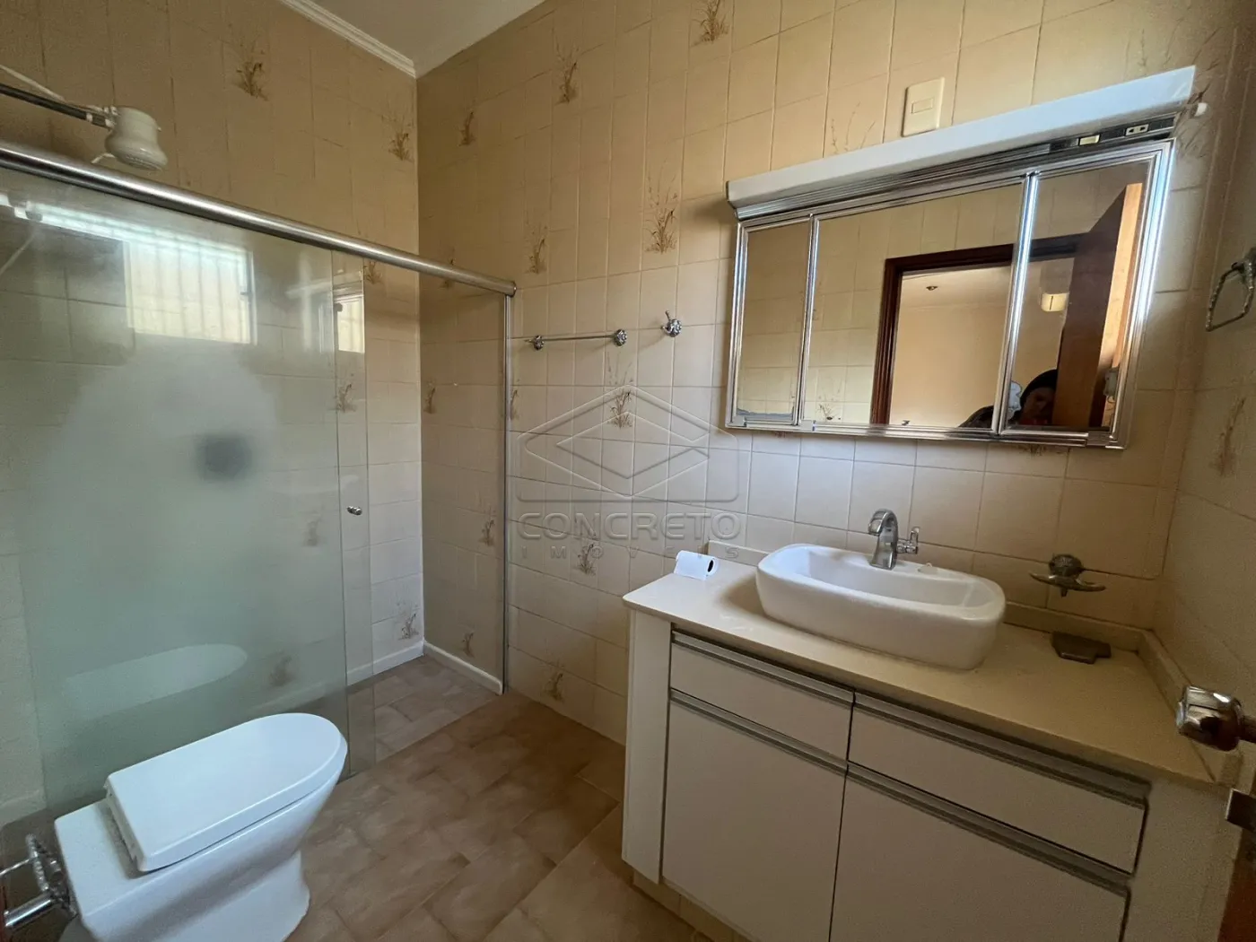 Alugar Casa / Padr&atilde;o em Len&ccedil;&oacute;is Paulista R$ 3.000,00 - Foto 14