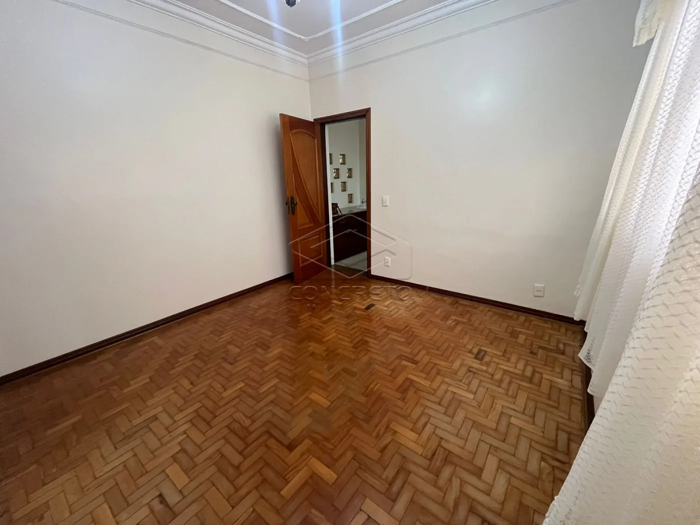 Alugar Casa / Padr&atilde;o em Len&ccedil;&oacute;is Paulista R$ 3.000,00 - Foto 17