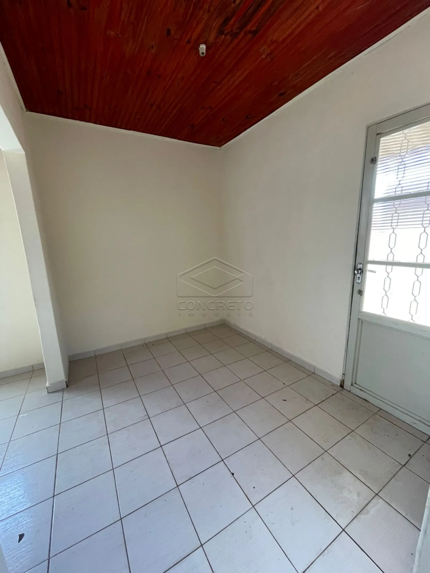 Alugar Casa / Padr&atilde;o em Len&ccedil;&oacute;is Paulista R$ 1.500,00 - Foto 7
