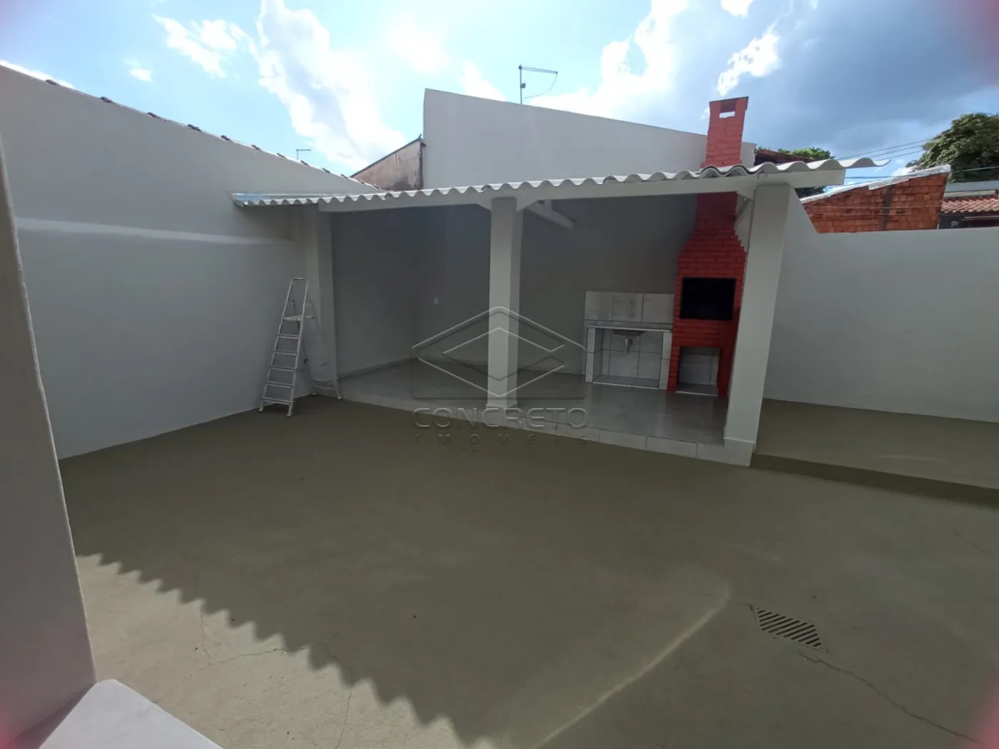 Alugar Casa / Padr&atilde;o em Len&ccedil;&oacute;is Paulista R$ 2.000,00 - Foto 2