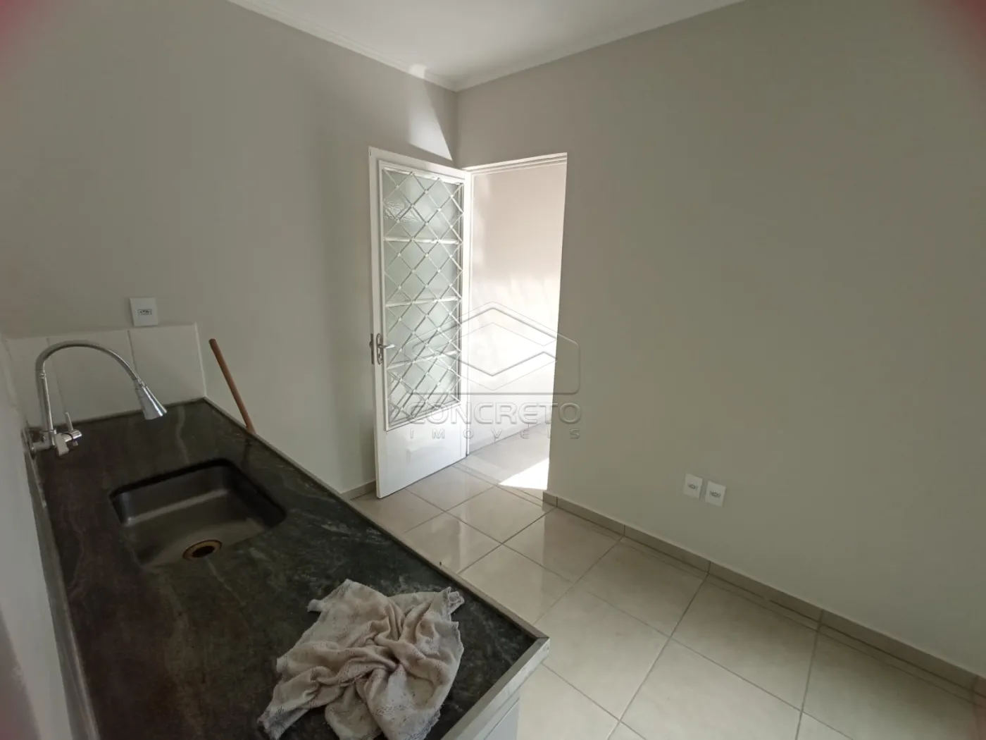 Alugar Casa / Padr&atilde;o em Len&ccedil;&oacute;is Paulista R$ 2.000,00 - Foto 10