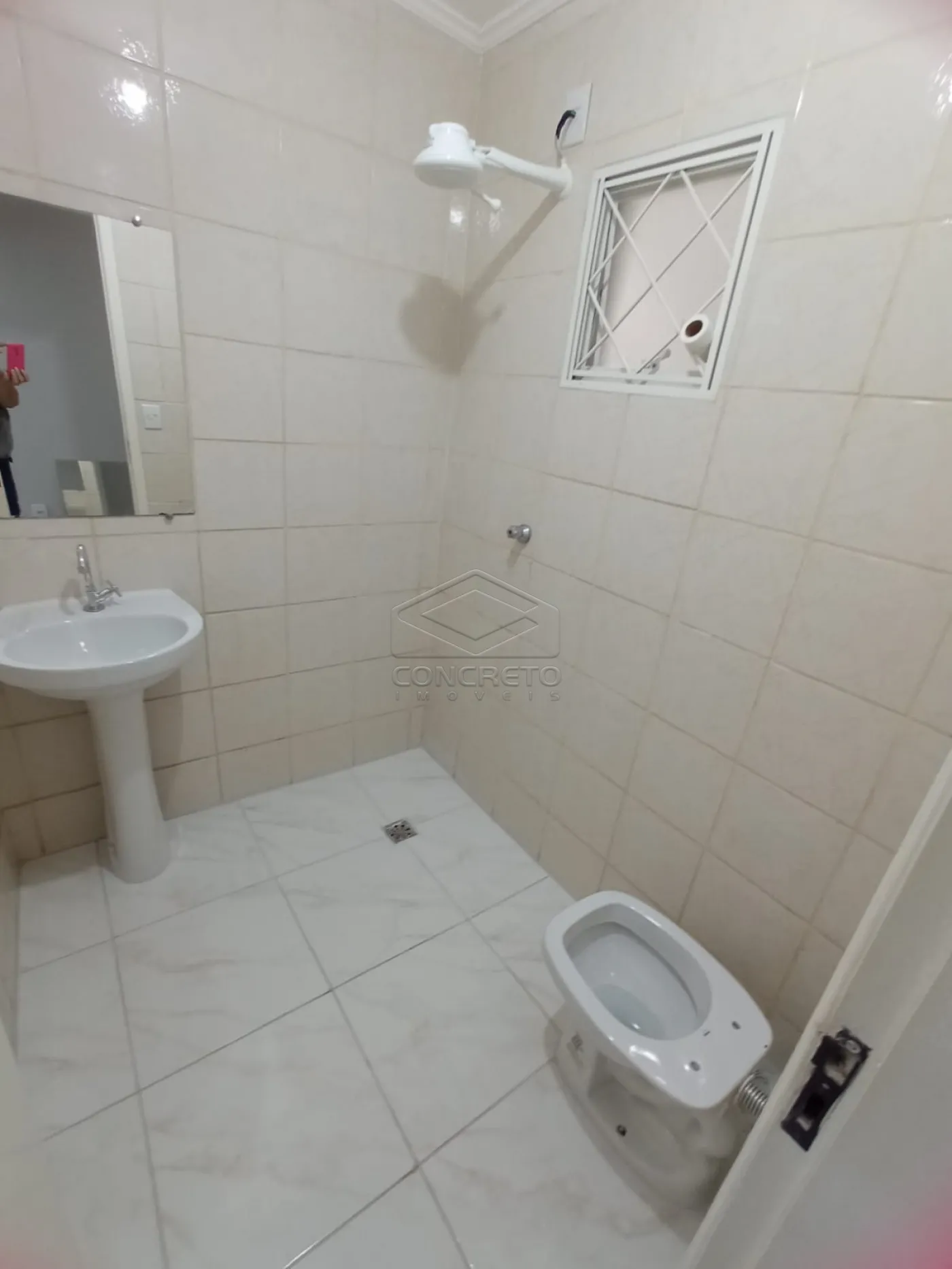 Alugar Casa / Padr&atilde;o em Len&ccedil;&oacute;is Paulista R$ 2.000,00 - Foto 12