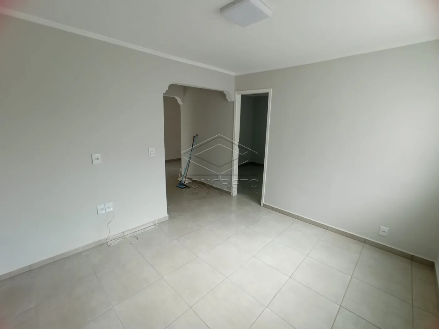 Alugar Casa / Padr&atilde;o em Len&ccedil;&oacute;is Paulista R$ 2.000,00 - Foto 15