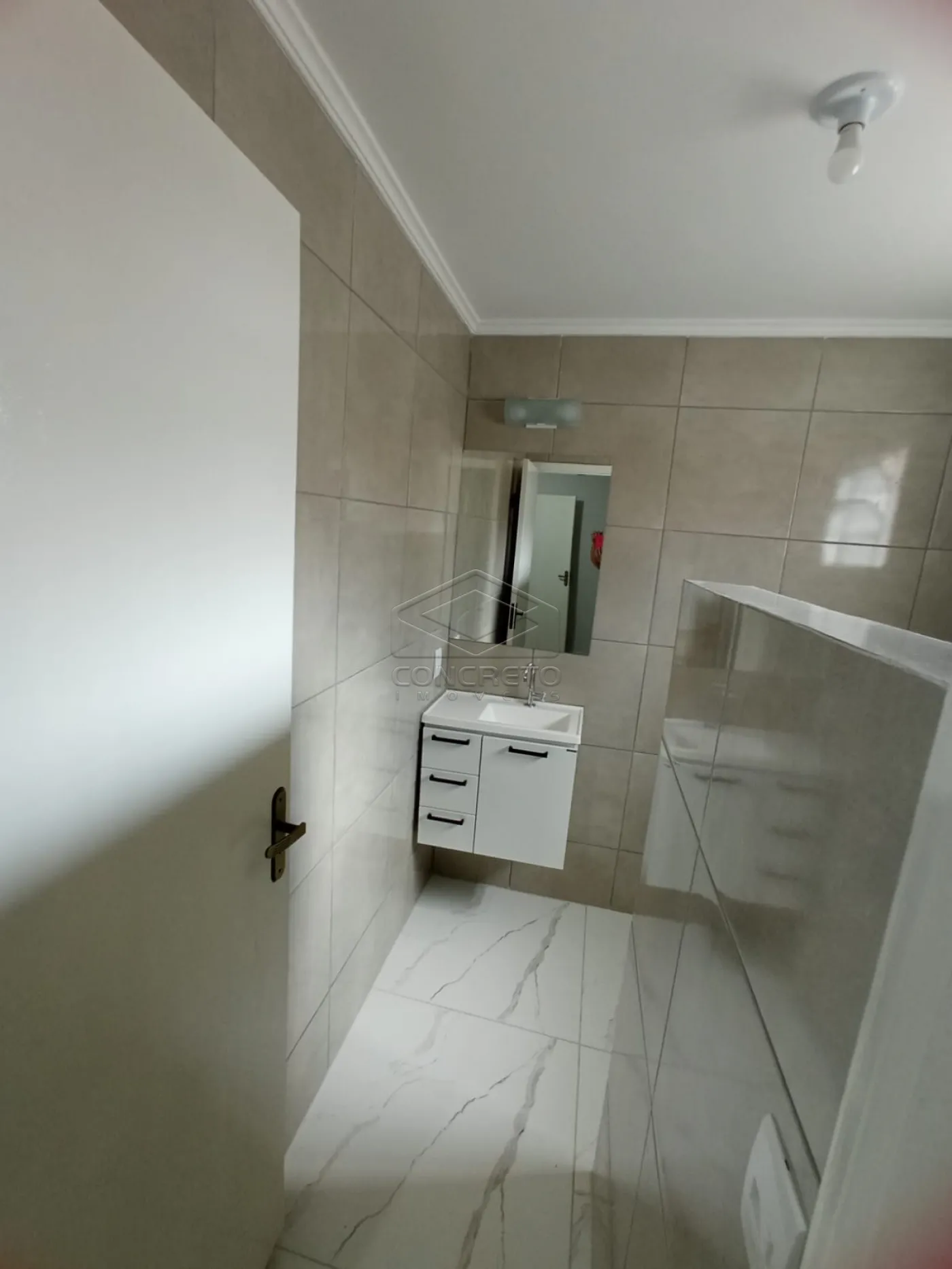 Alugar Casa / Padr&atilde;o em Len&ccedil;&oacute;is Paulista R$ 2.000,00 - Foto 16