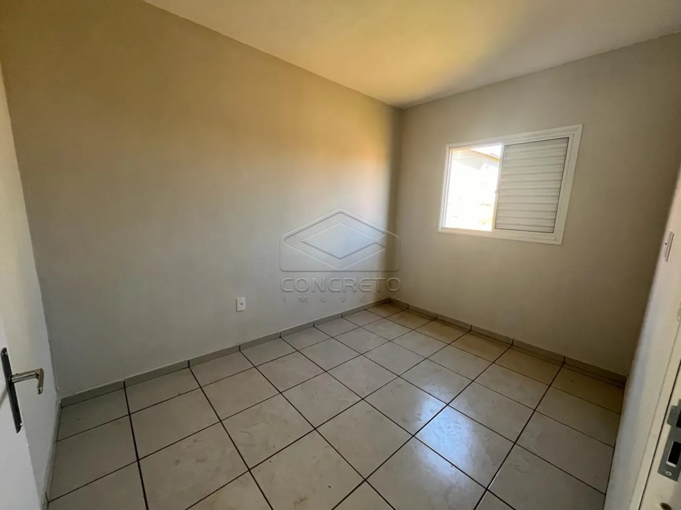 Alugar Casa / Padr&atilde;o em Len&ccedil;&oacute;is Paulista R$ 800,00 - Foto 3