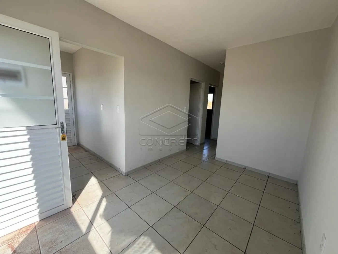 Alugar Casa / Padr&atilde;o em Len&ccedil;&oacute;is Paulista R$ 800,00 - Foto 1