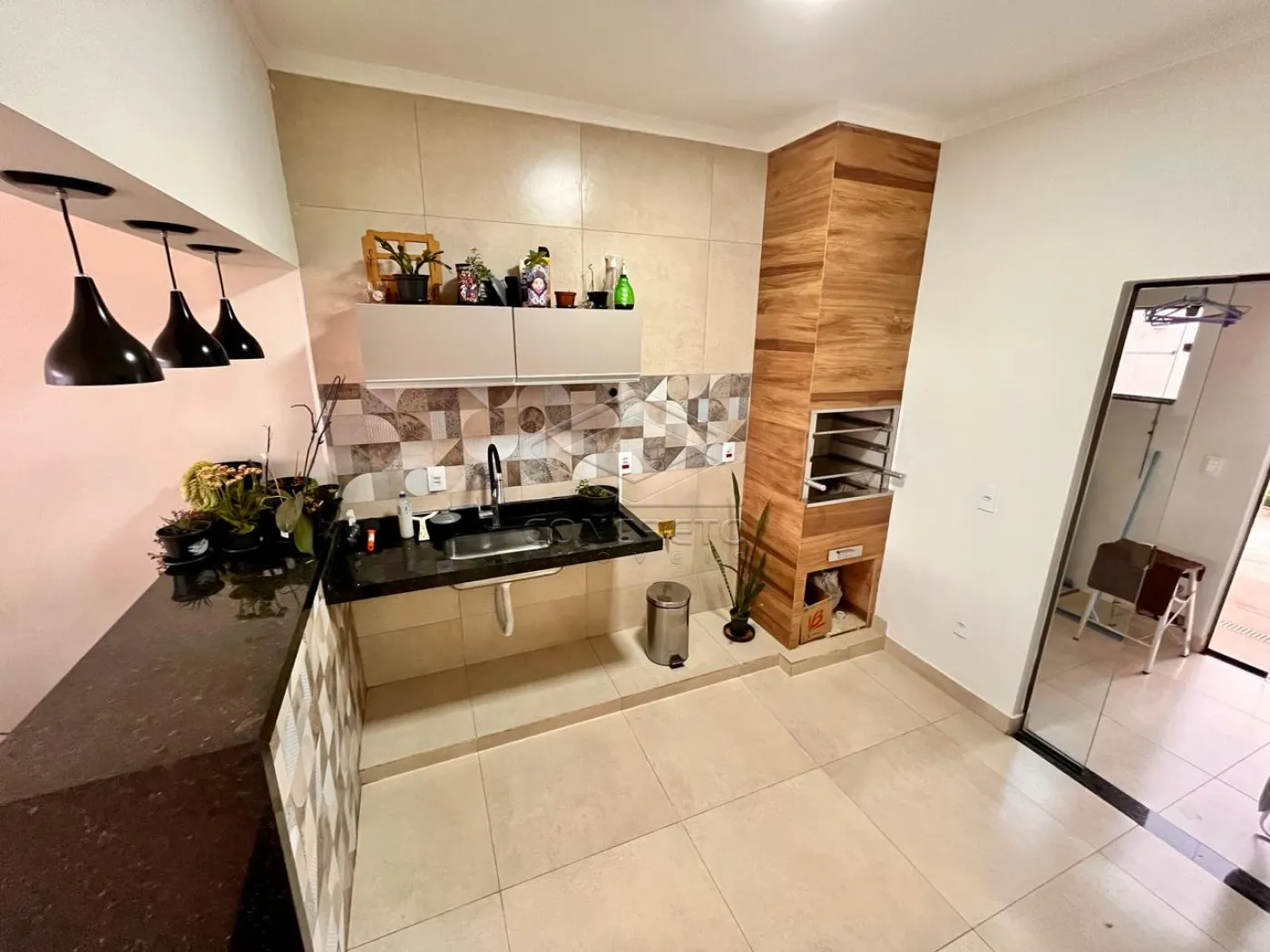 Comprar Casa / Padr&atilde;o em Len&ccedil;&oacute;is Paulista R$ 780.000,00 - Foto 2