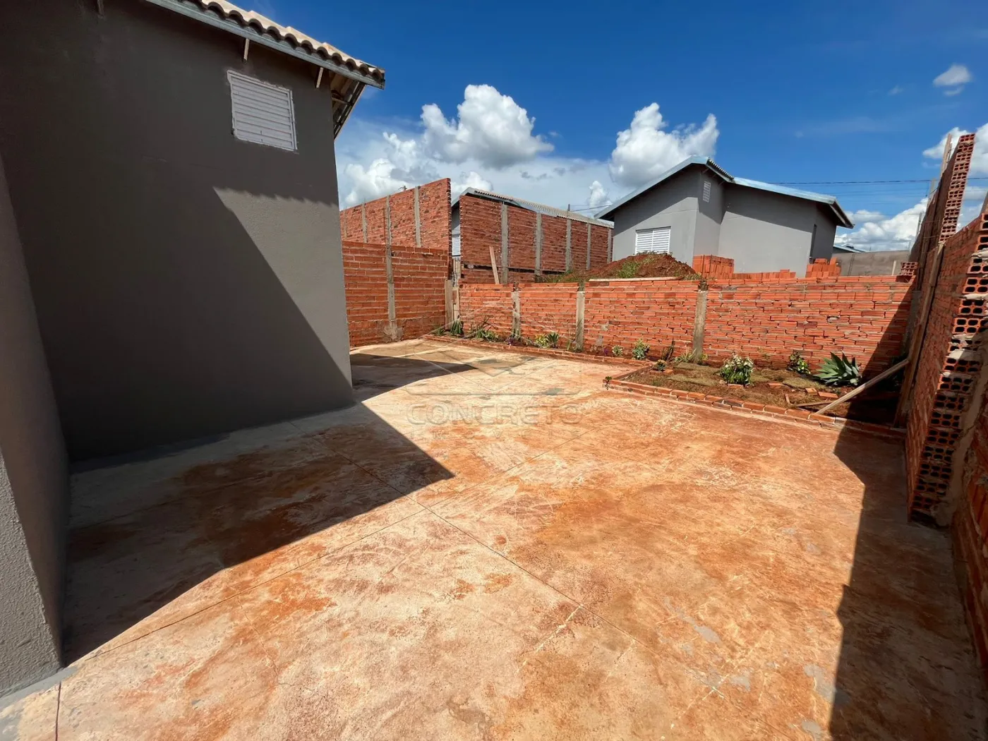 Alugar Casa / Padr&atilde;o em Len&ccedil;&oacute;is Paulista R$ 1.200,00 - Foto 1