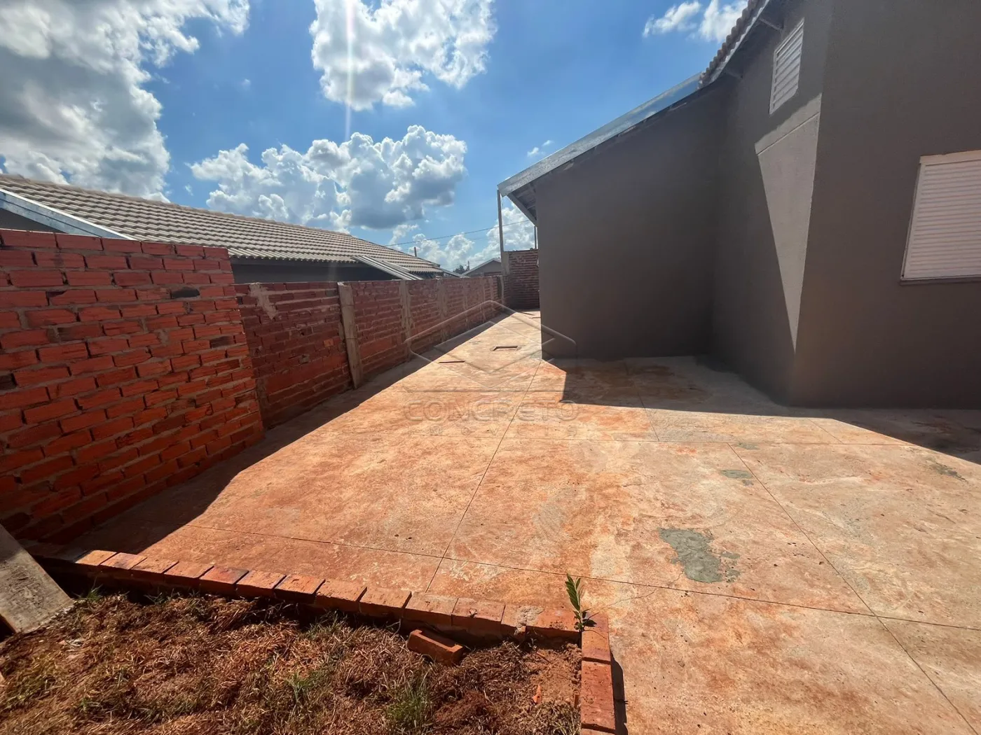 Alugar Casa / Padr&atilde;o em Len&ccedil;&oacute;is Paulista R$ 1.200,00 - Foto 3