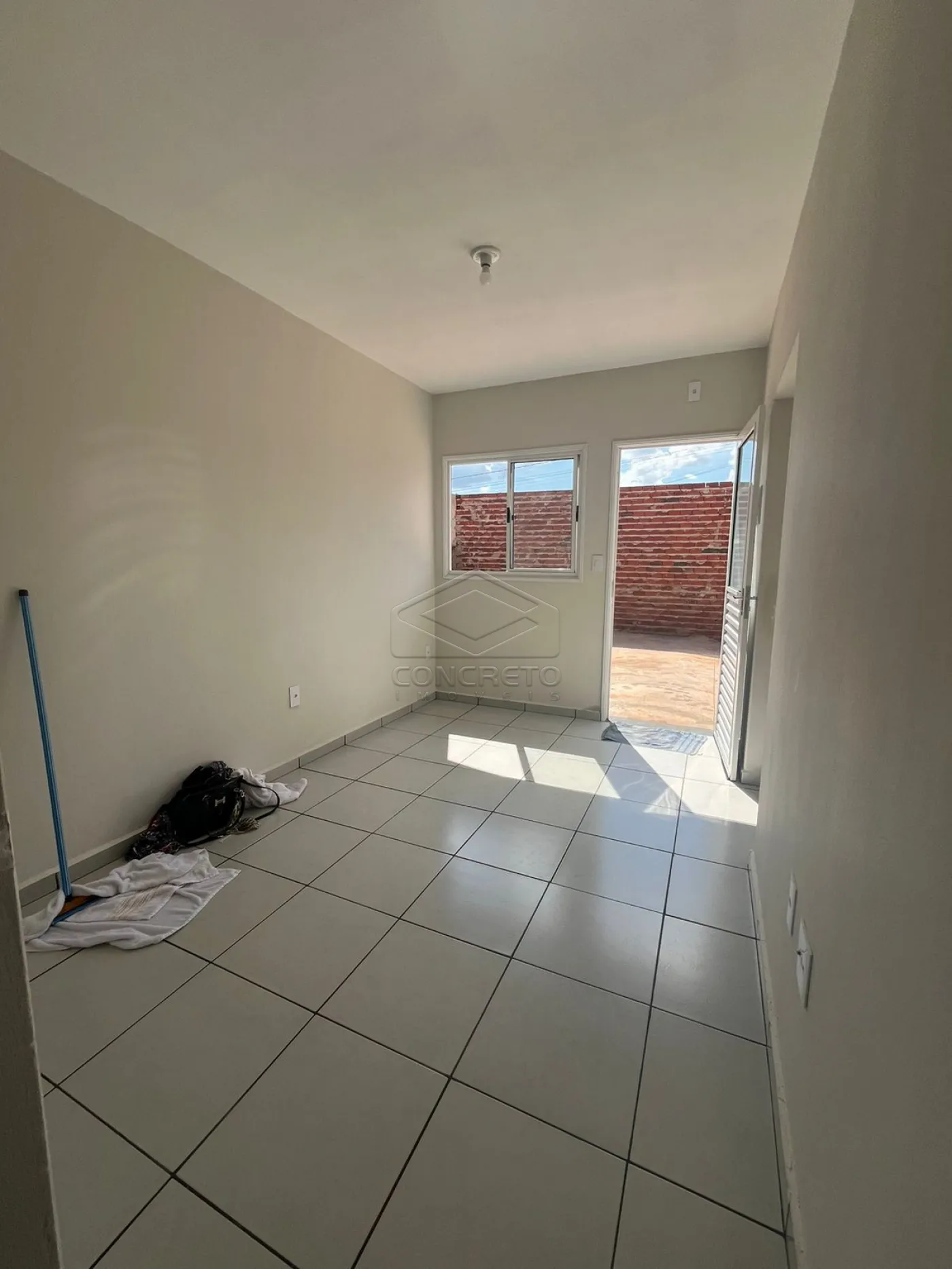 Alugar Casa / Padr&atilde;o em Len&ccedil;&oacute;is Paulista R$ 1.200,00 - Foto 6