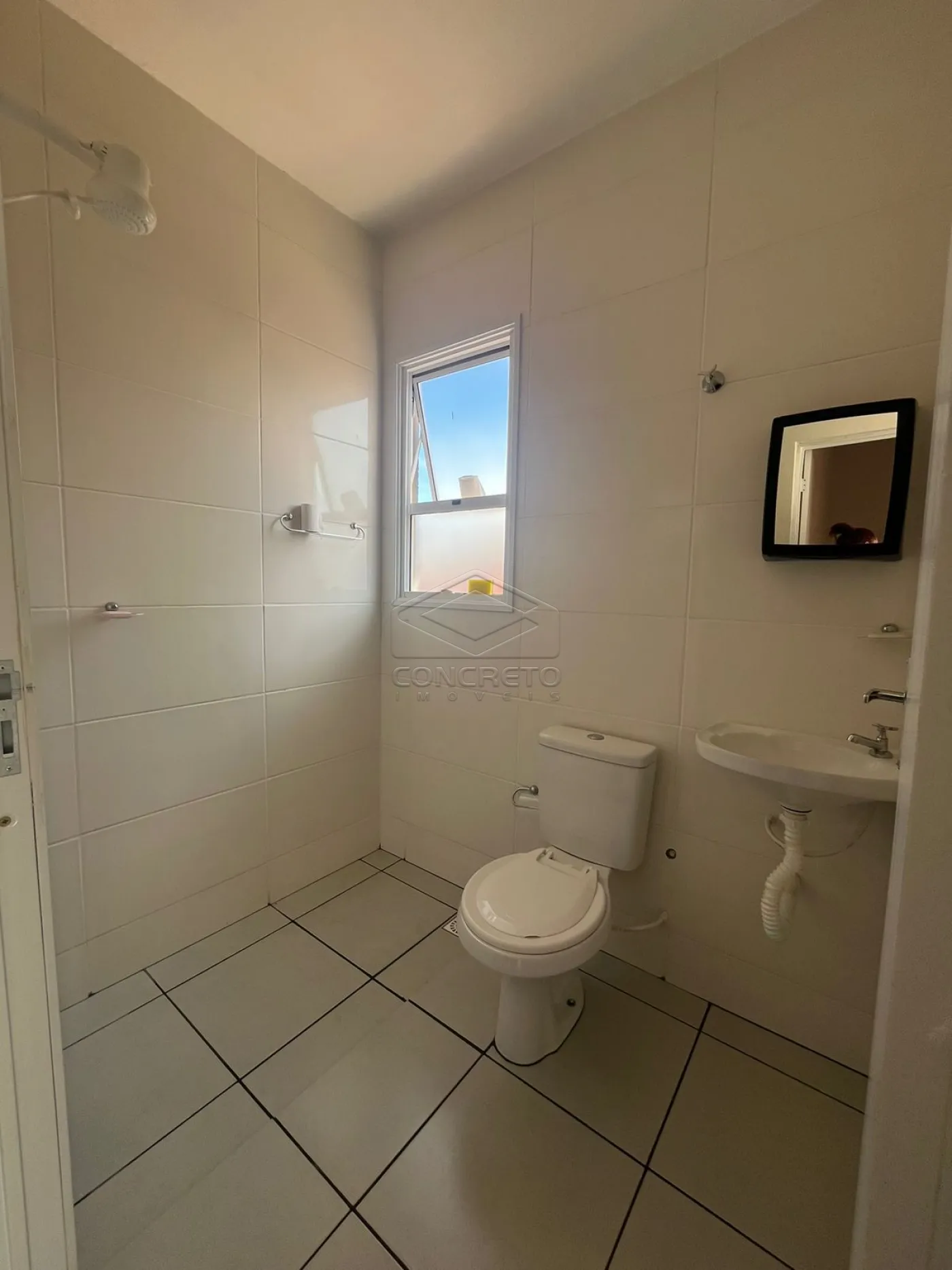 Alugar Casa / Padr&atilde;o em Len&ccedil;&oacute;is Paulista R$ 1.200,00 - Foto 7