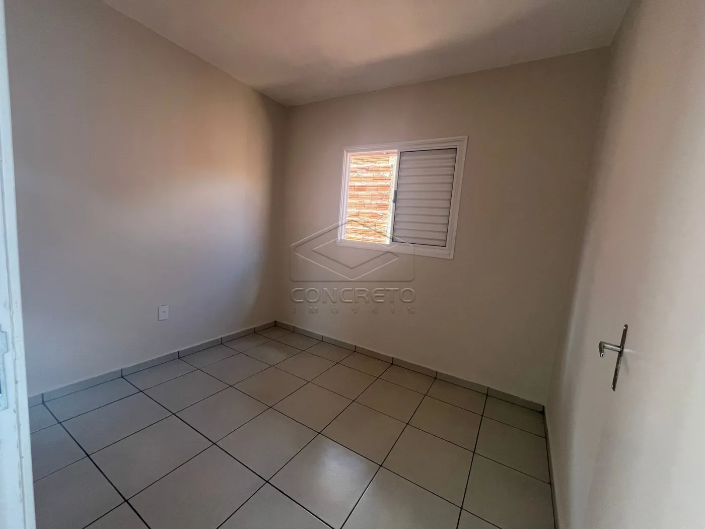 Alugar Casa / Padr&atilde;o em Len&ccedil;&oacute;is Paulista R$ 1.200,00 - Foto 11