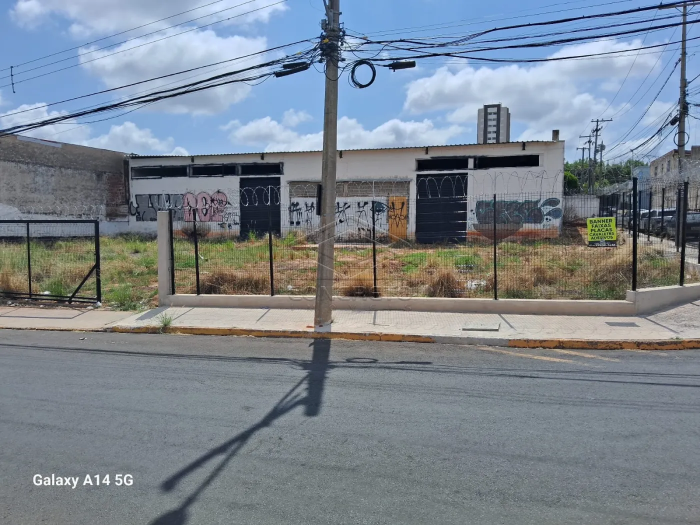 Alugar Rural / Galp&amp;atilde;o em Bauru R$ 12.000,00 - Foto 1