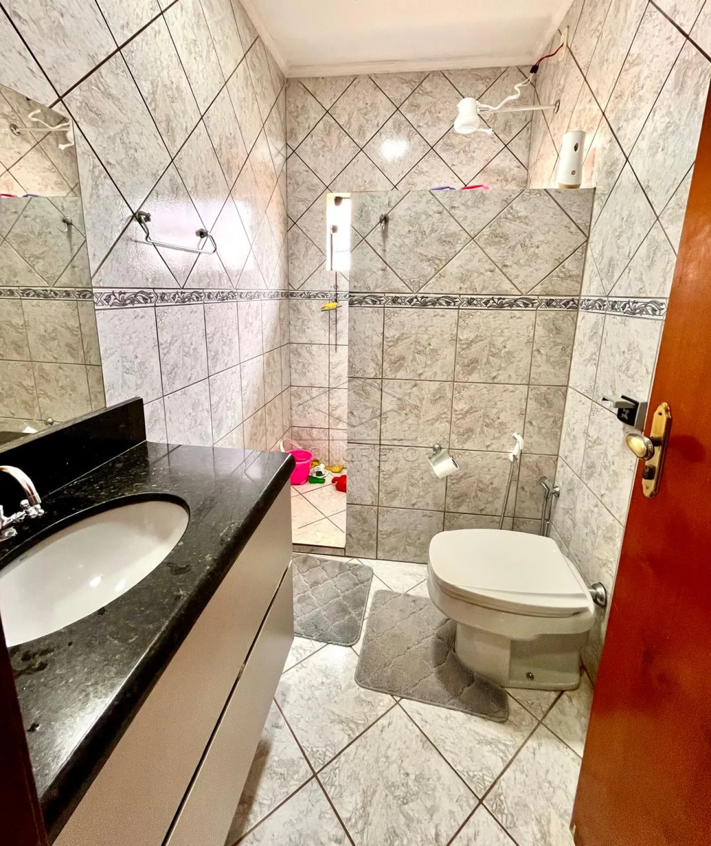 Comprar Casa / Sobrado em Len&ccedil;&oacute;is Paulista R$ 510.000,00 - Foto 10