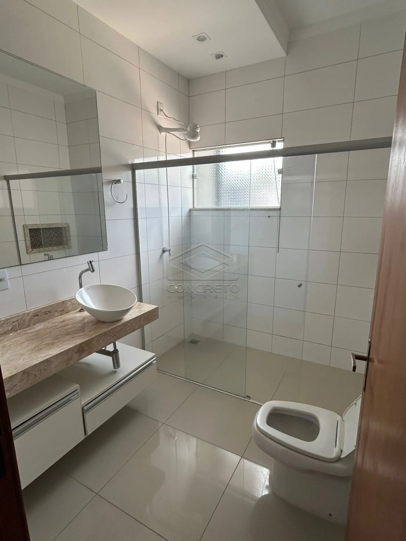 Alugar Casa / Padr&atilde;o em Len&ccedil;&oacute;is Paulista R$ 3.900,00 - Foto 17