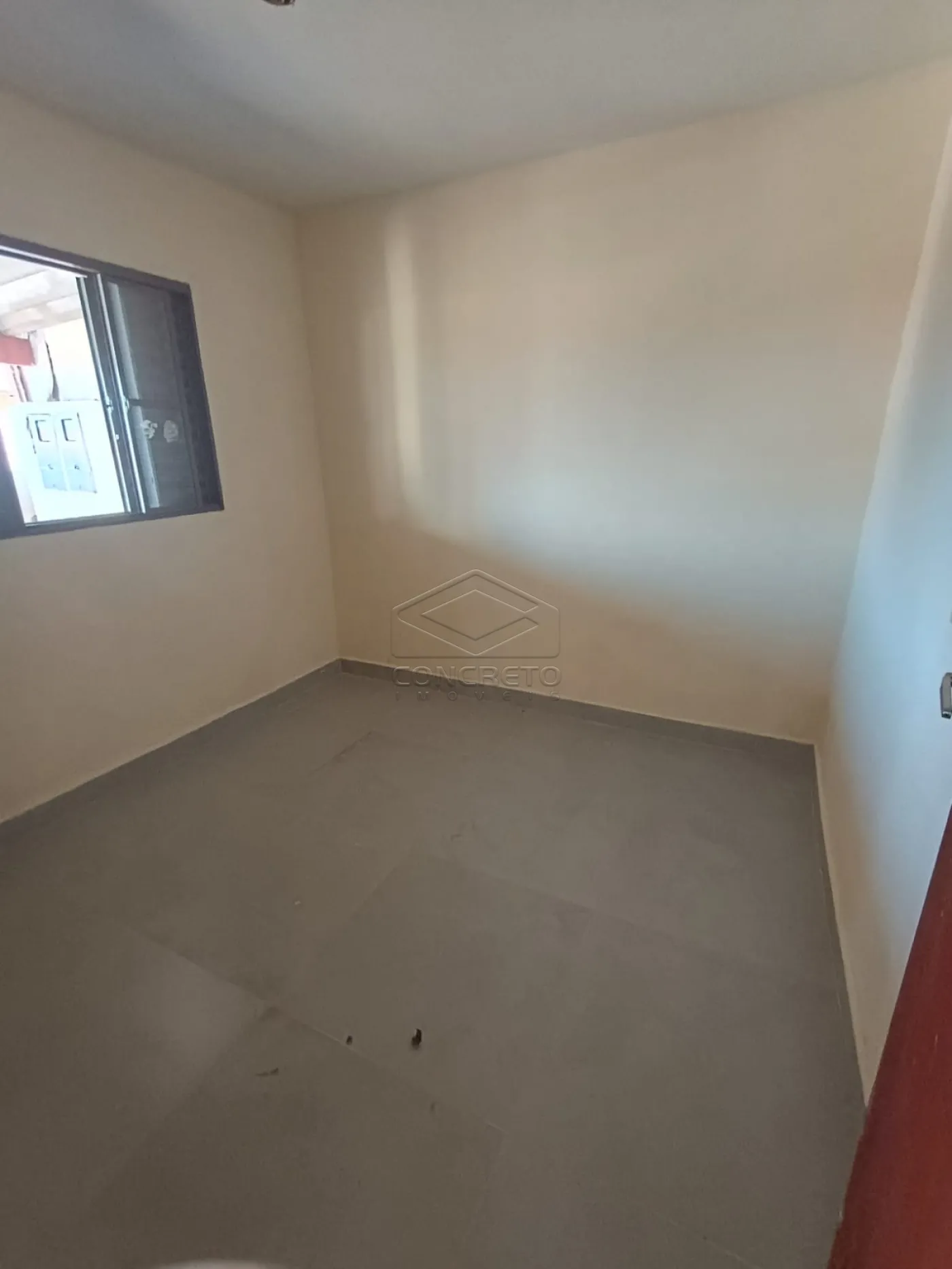 Alugar Casa / Padr&atilde;o em Len&ccedil;&oacute;is Paulista R$ 1.300,00 - Foto 3