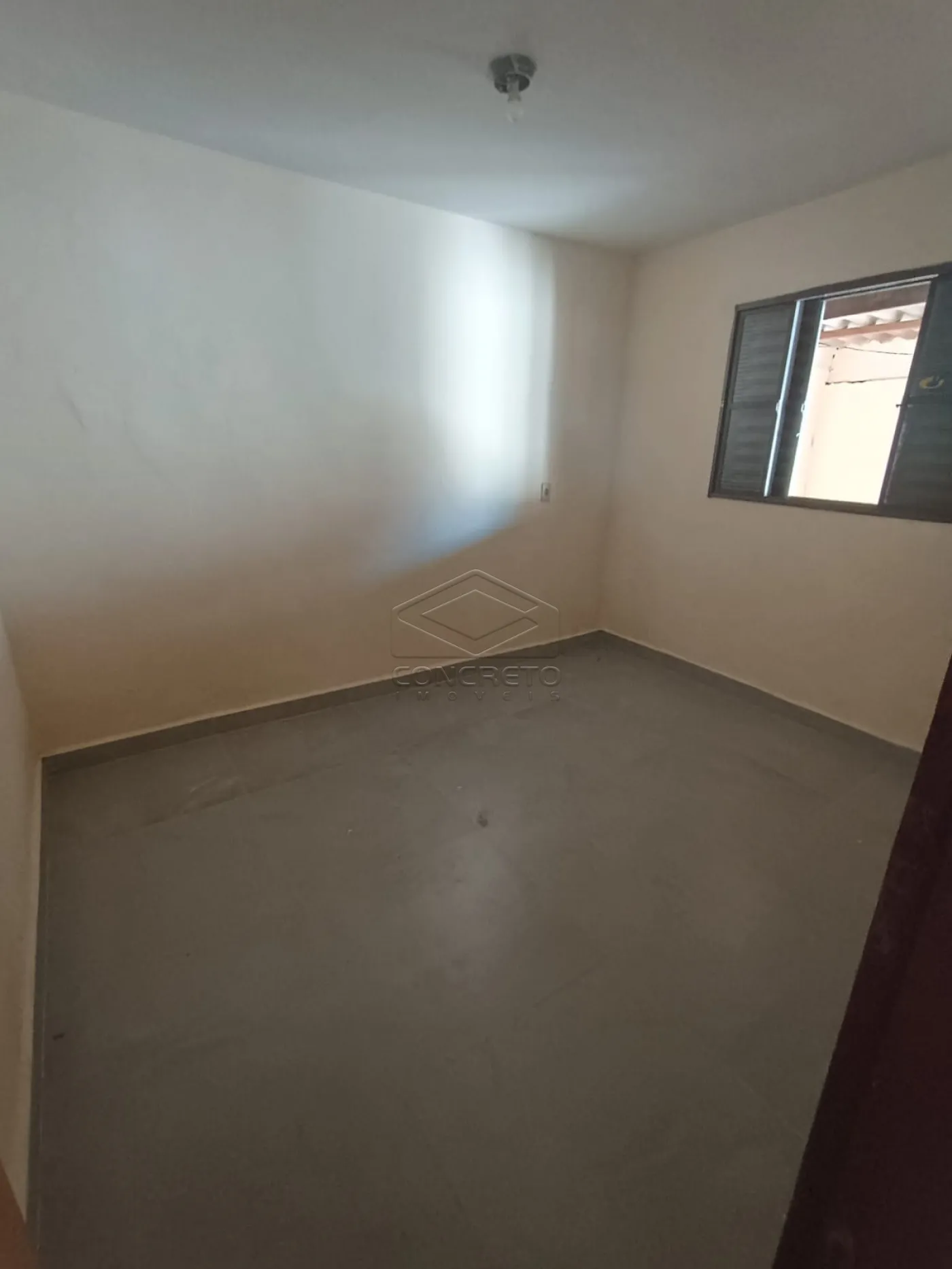 Alugar Casa / Padr&atilde;o em Len&ccedil;&oacute;is Paulista R$ 1.300,00 - Foto 4