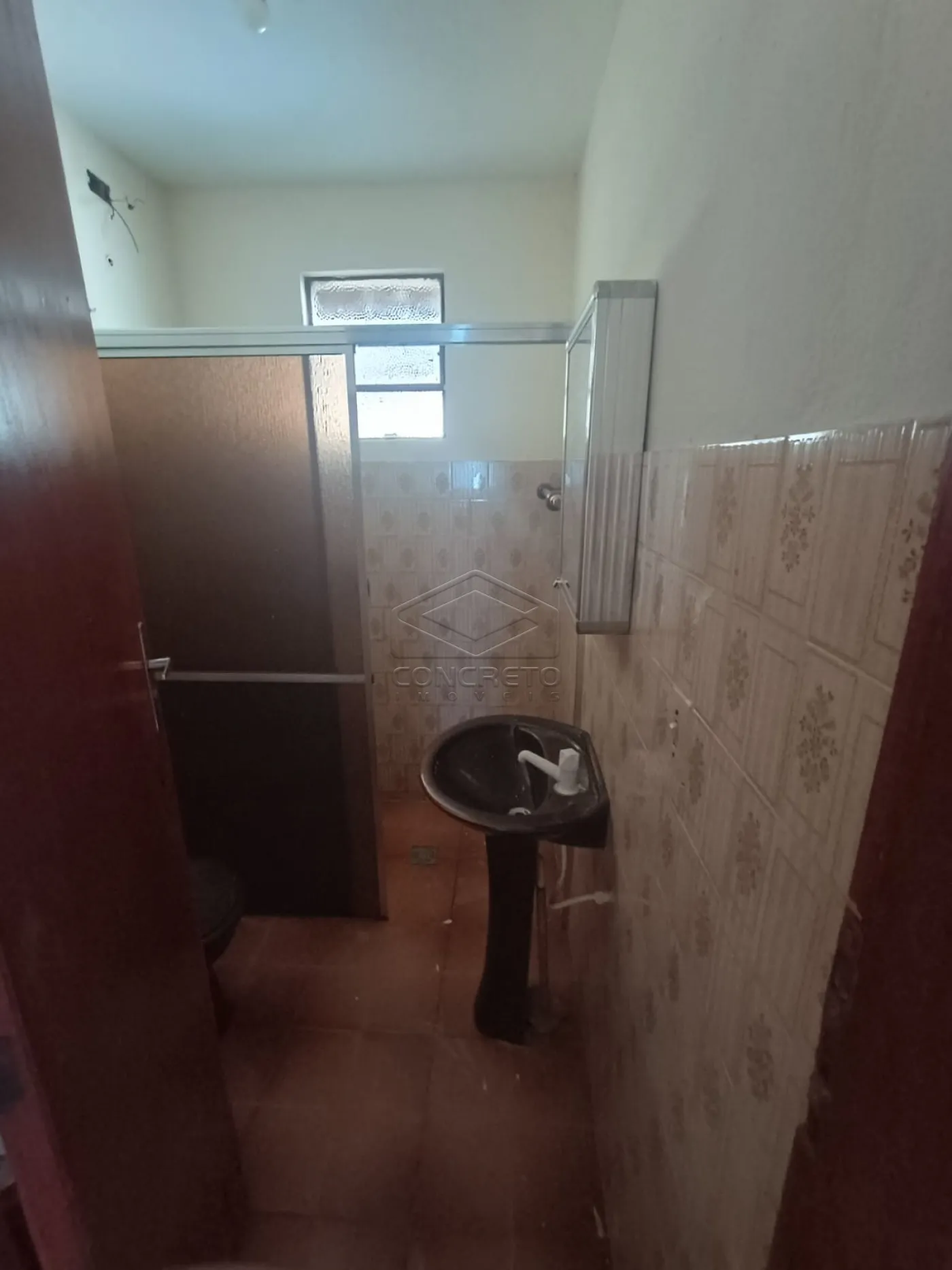 Alugar Casa / Padr&atilde;o em Len&ccedil;&oacute;is Paulista R$ 1.300,00 - Foto 5