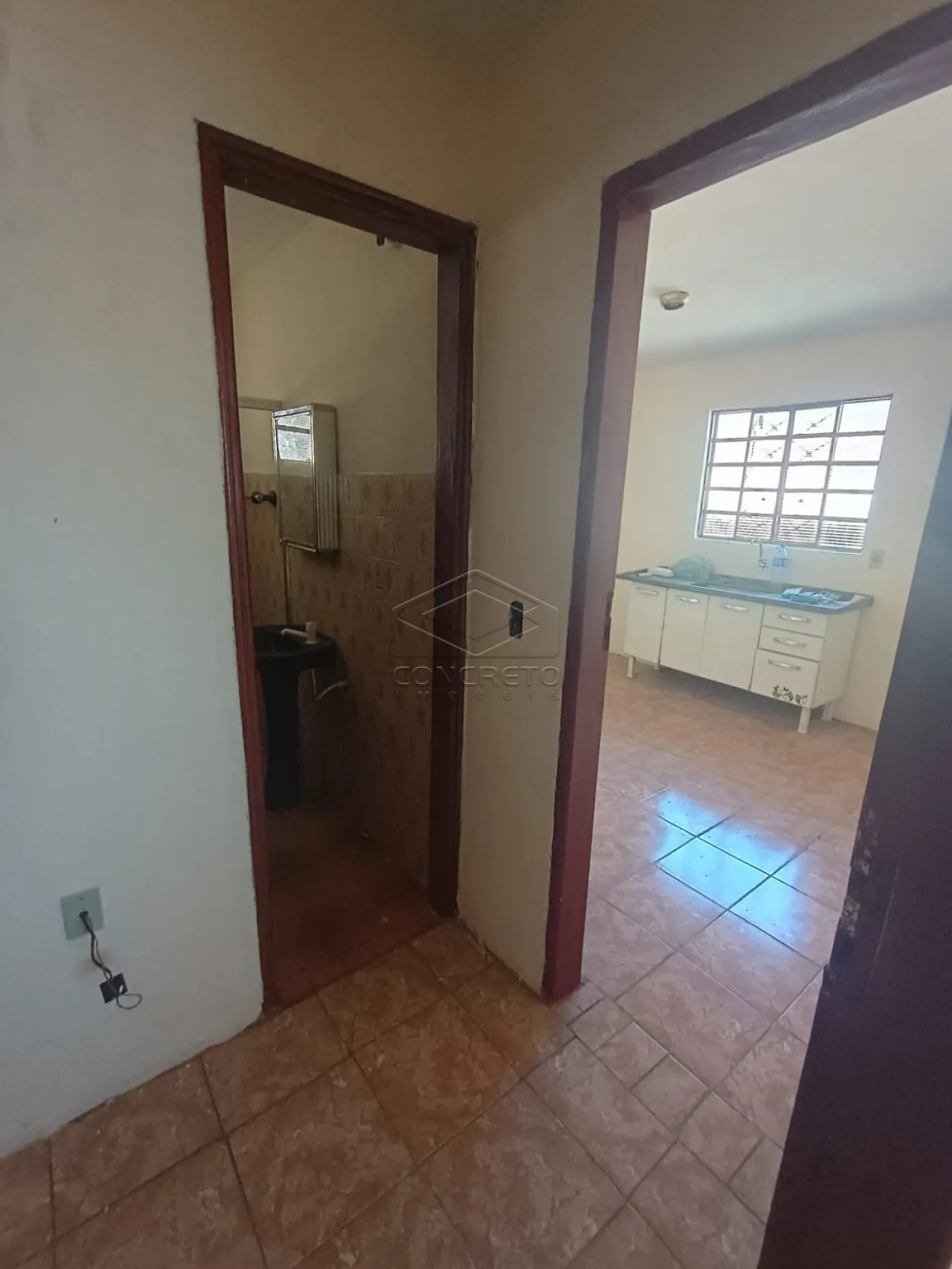 Alugar Casa / Padr&atilde;o em Len&ccedil;&oacute;is Paulista R$ 1.300,00 - Foto 6