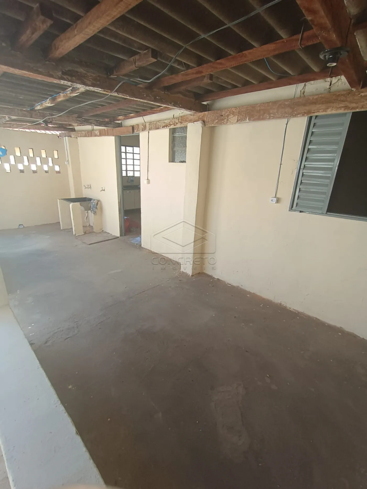 Alugar Casa / Padr&atilde;o em Len&ccedil;&oacute;is Paulista R$ 1.300,00 - Foto 9
