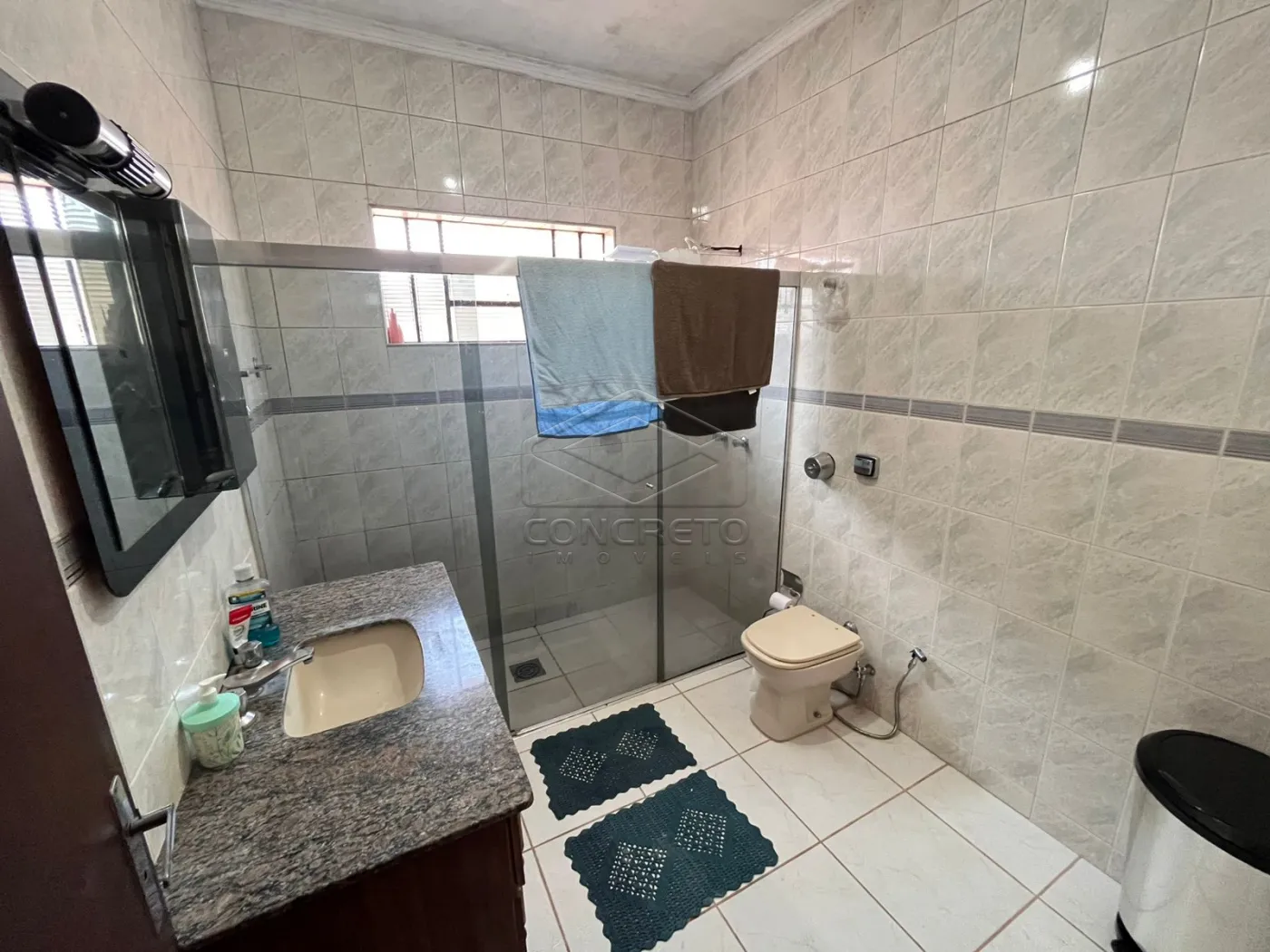 Alugar Casa / Padr&atilde;o em Len&ccedil;&oacute;is Paulista R$ 2.050,00 - Foto 4