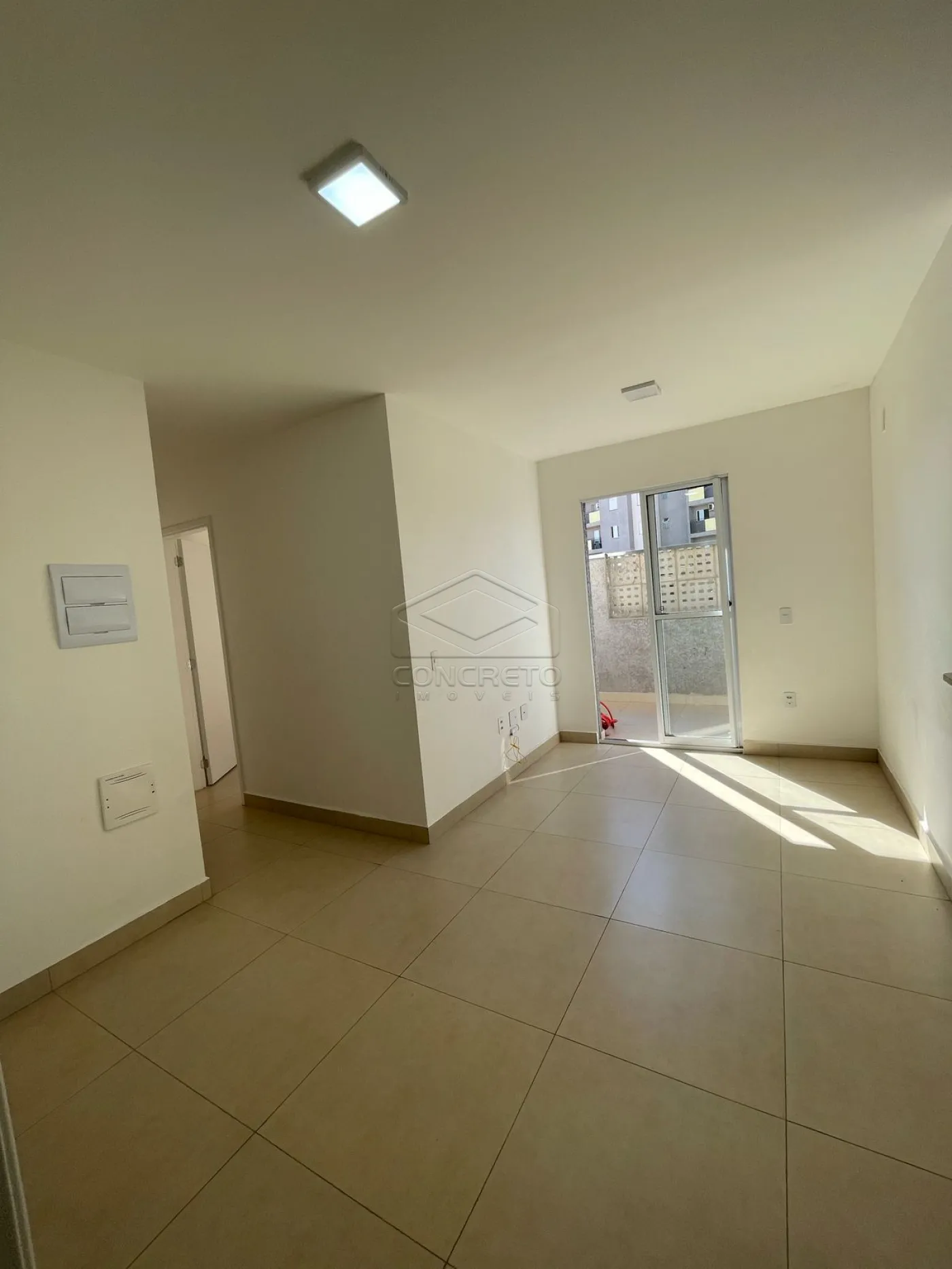 Alugar Apartamento / Padr&atilde;o em Len&ccedil;&oacute;is Paulista R$ 2.250,00 - Foto 1