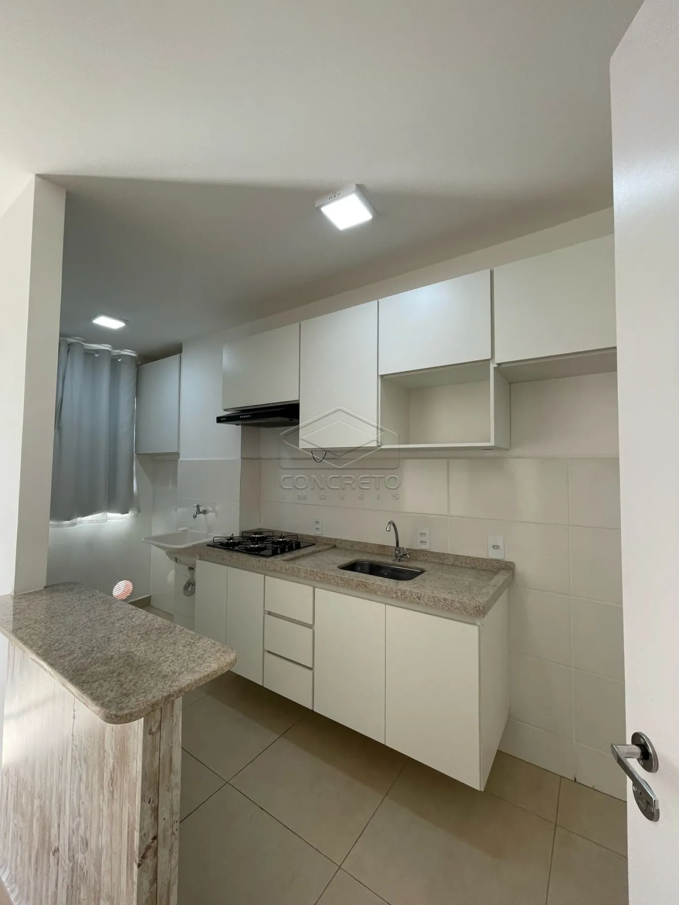 Alugar Apartamento / Padr&atilde;o em Len&ccedil;&oacute;is Paulista R$ 2.250,00 - Foto 2
