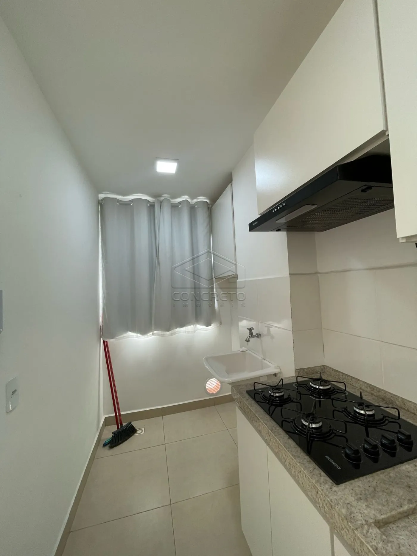 Alugar Apartamento / Padr&atilde;o em Len&ccedil;&oacute;is Paulista R$ 2.250,00 - Foto 3