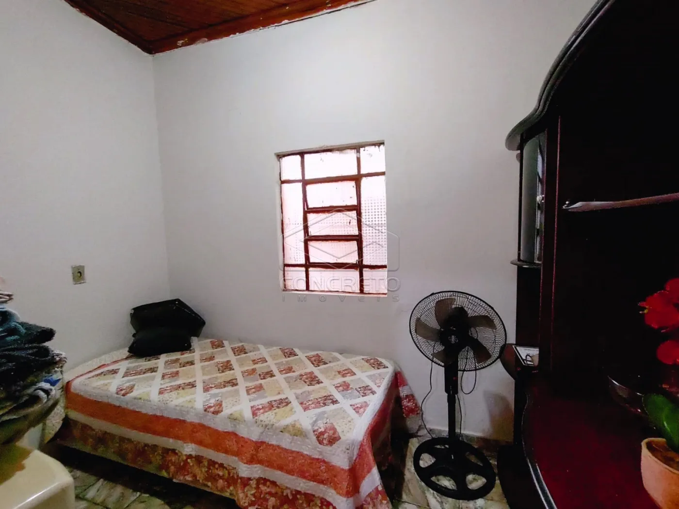 Comprar Casa / Padr&atilde;o em Len&ccedil;&oacute;is Paulista R$ 270.000,00 - Foto 2