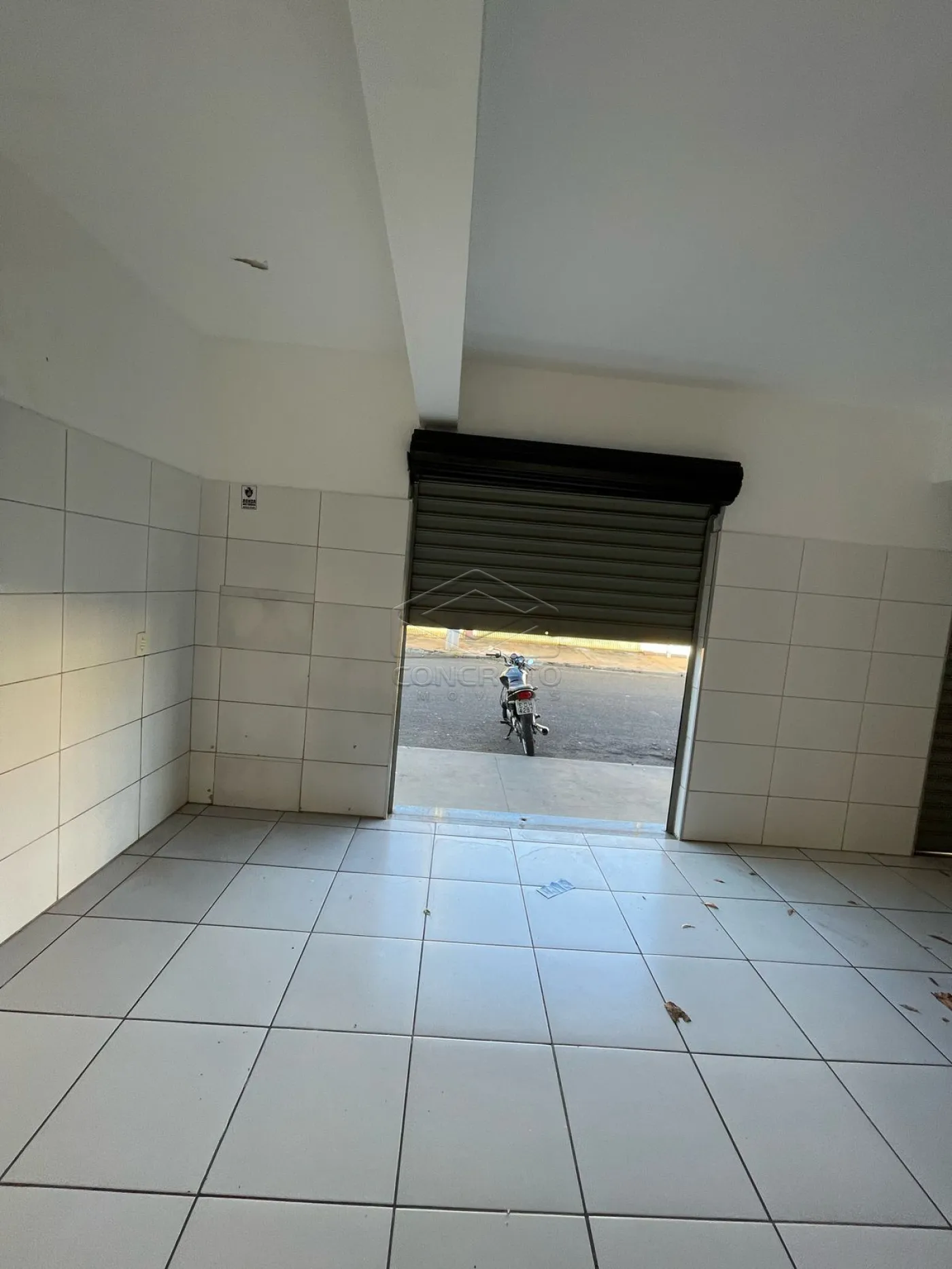 Alugar Comercial / Loja em Len&ccedil;&oacute;is Paulista R$ 950,00 - Foto 4