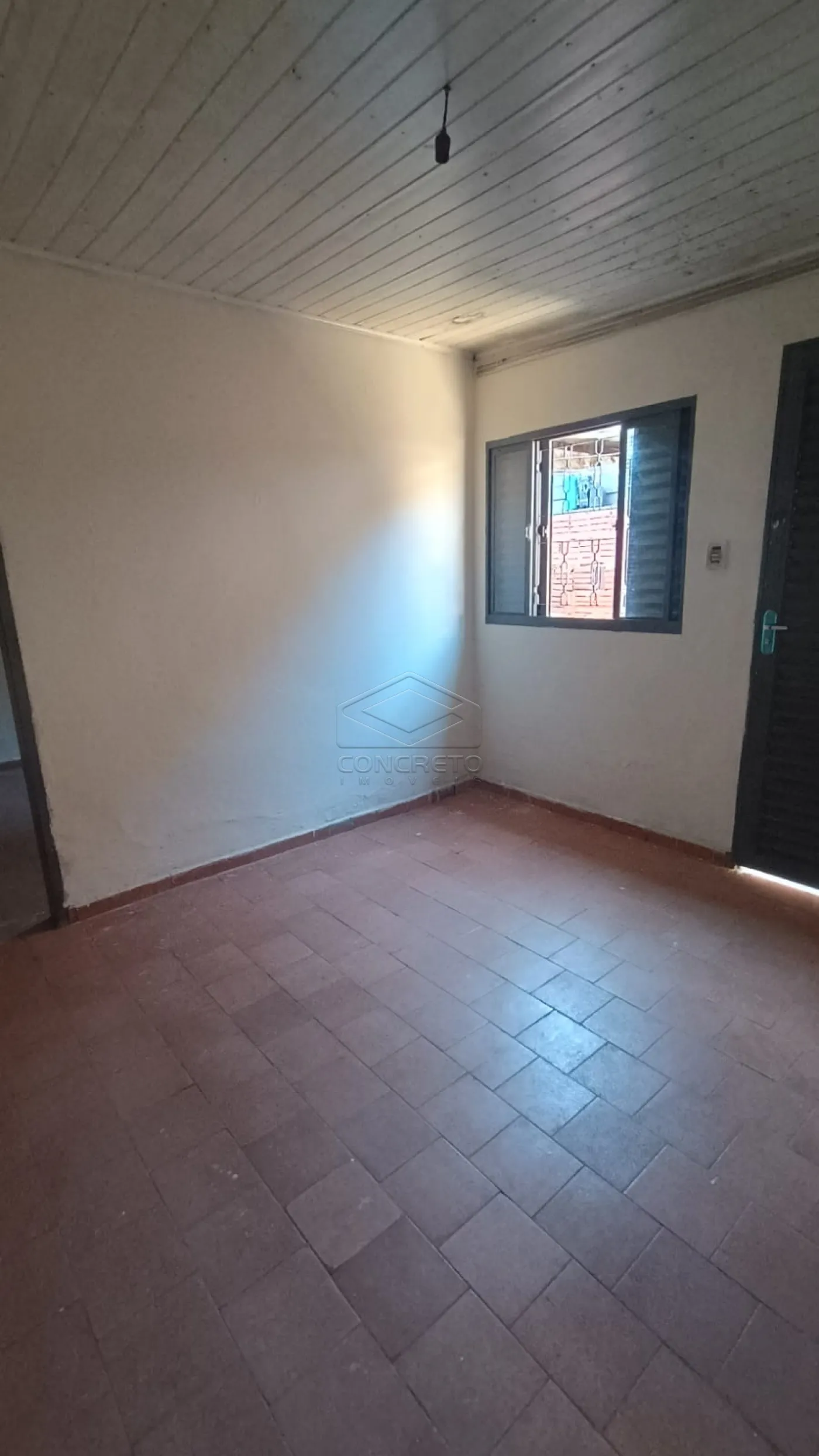 Alugar Casa / Padr&atilde;o em Len&ccedil;&oacute;is Paulista R$ 600,00 - Foto 3