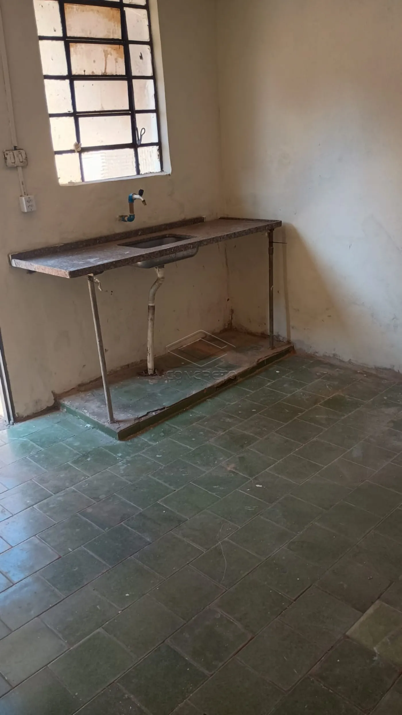 Alugar Casa / Padr&atilde;o em Len&ccedil;&oacute;is Paulista R$ 600,00 - Foto 6