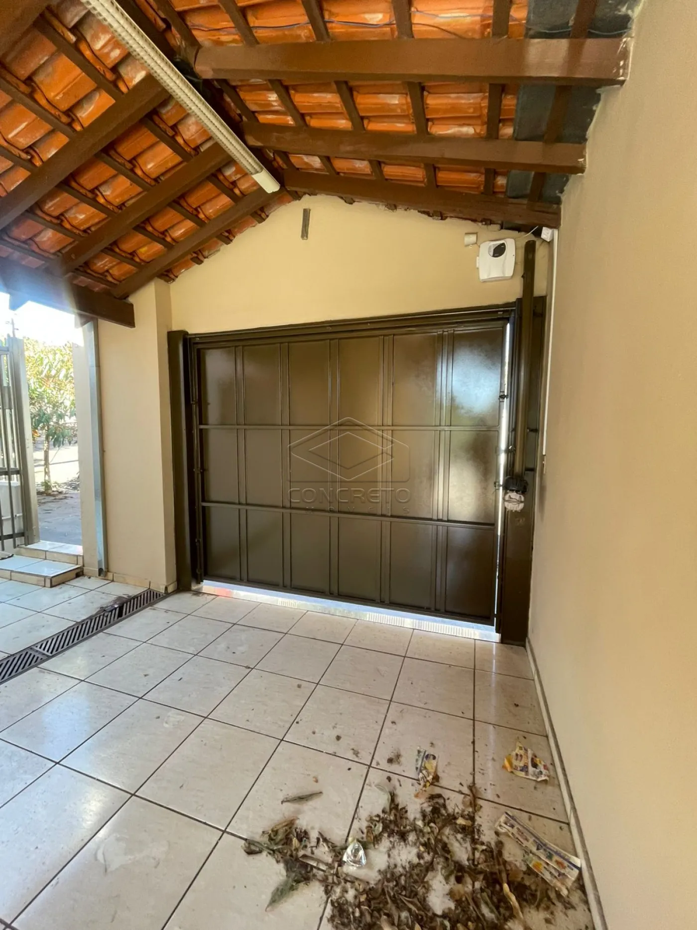 Alugar Casa / Padr&atilde;o em Len&ccedil;&oacute;is Paulista R$ 2.500,00 - Foto 3