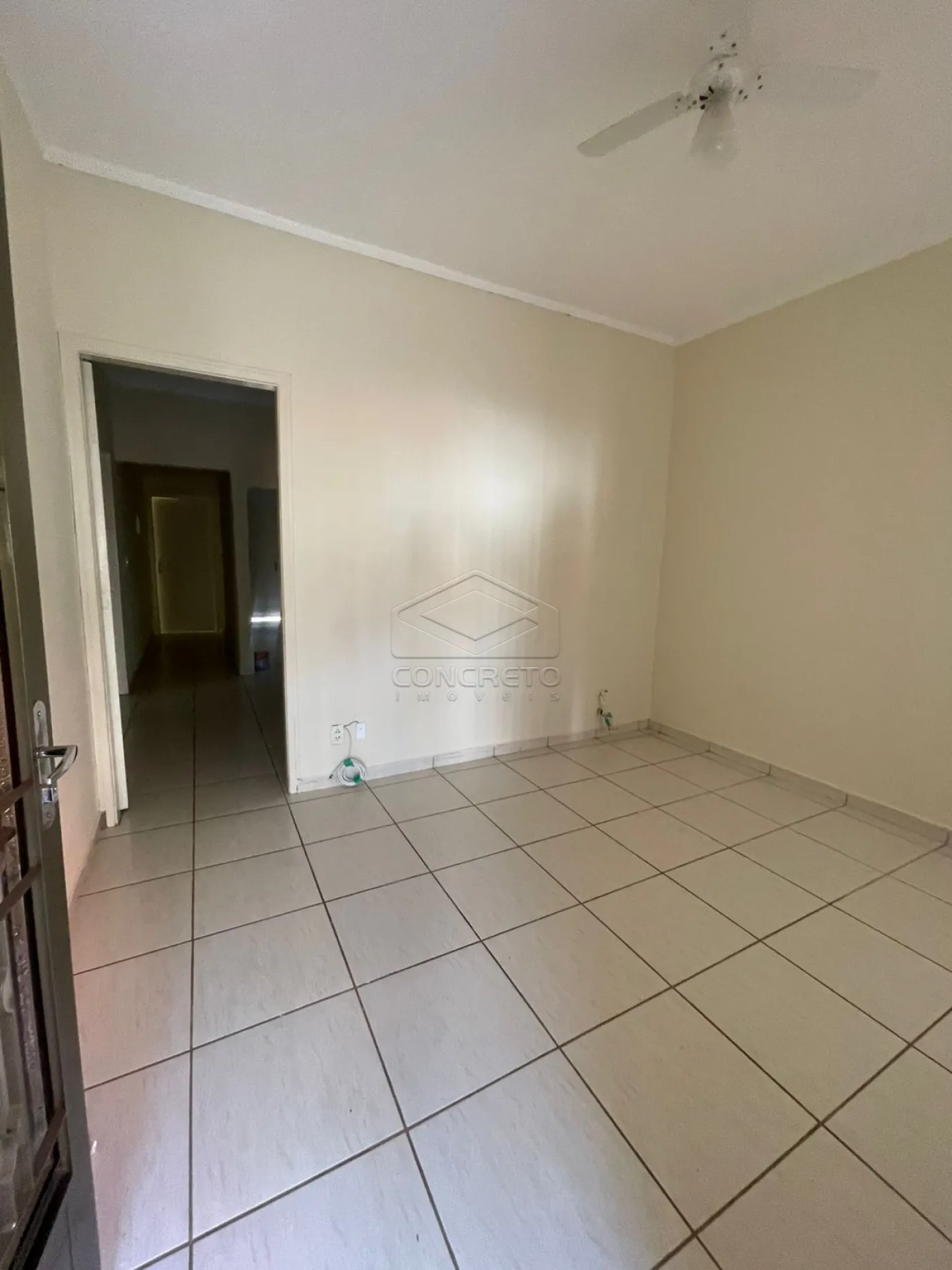 Alugar Casa / Padr&atilde;o em Len&ccedil;&oacute;is Paulista R$ 2.500,00 - Foto 5