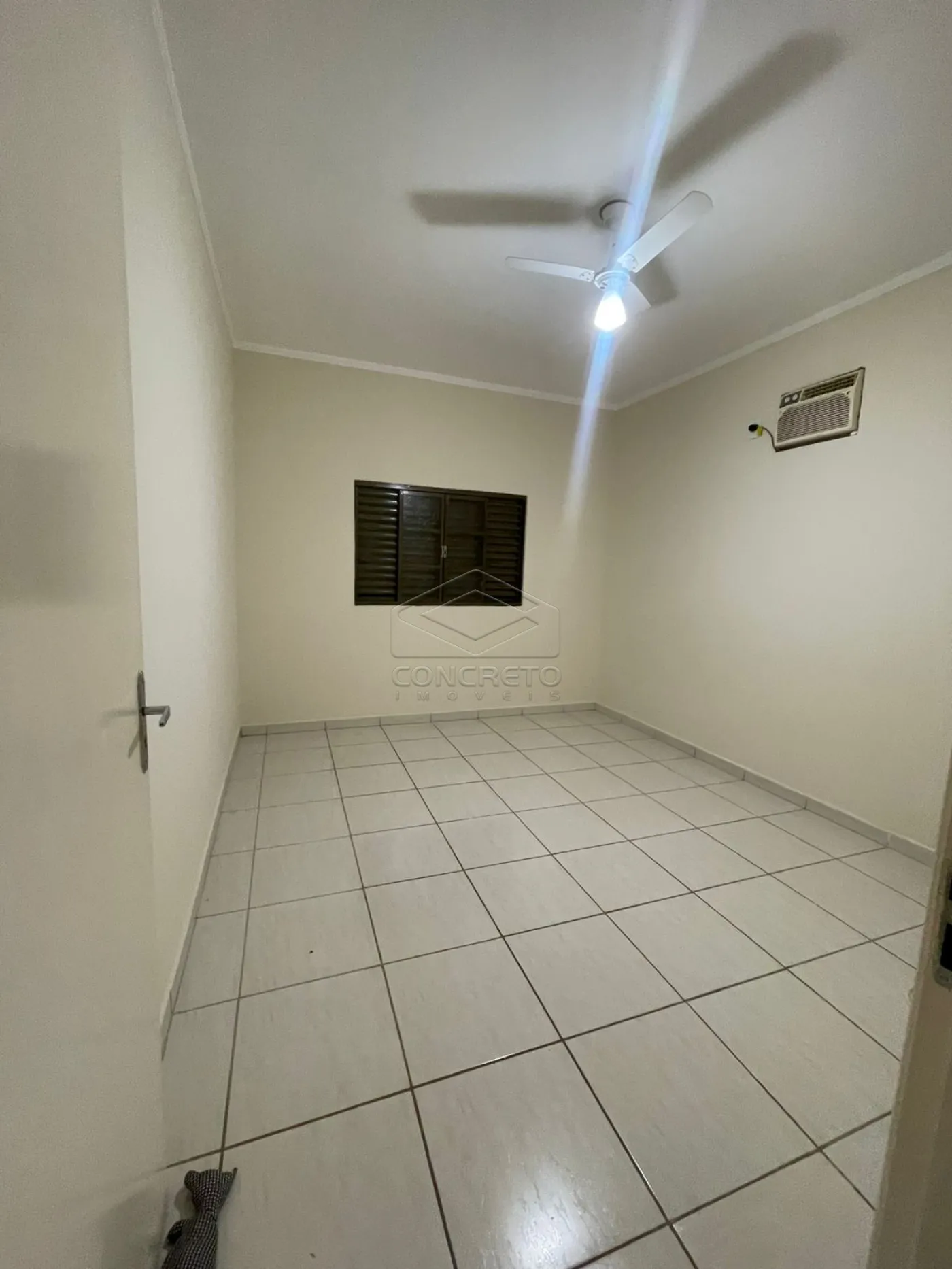 Alugar Casa / Padr&atilde;o em Len&ccedil;&oacute;is Paulista R$ 2.500,00 - Foto 7