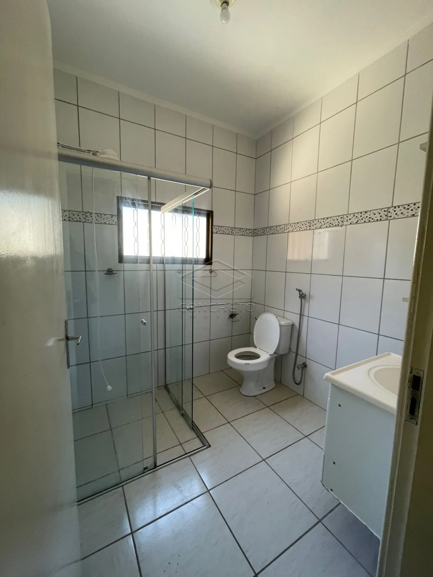 Alugar Casa / Padr&atilde;o em Len&ccedil;&oacute;is Paulista R$ 2.500,00 - Foto 8