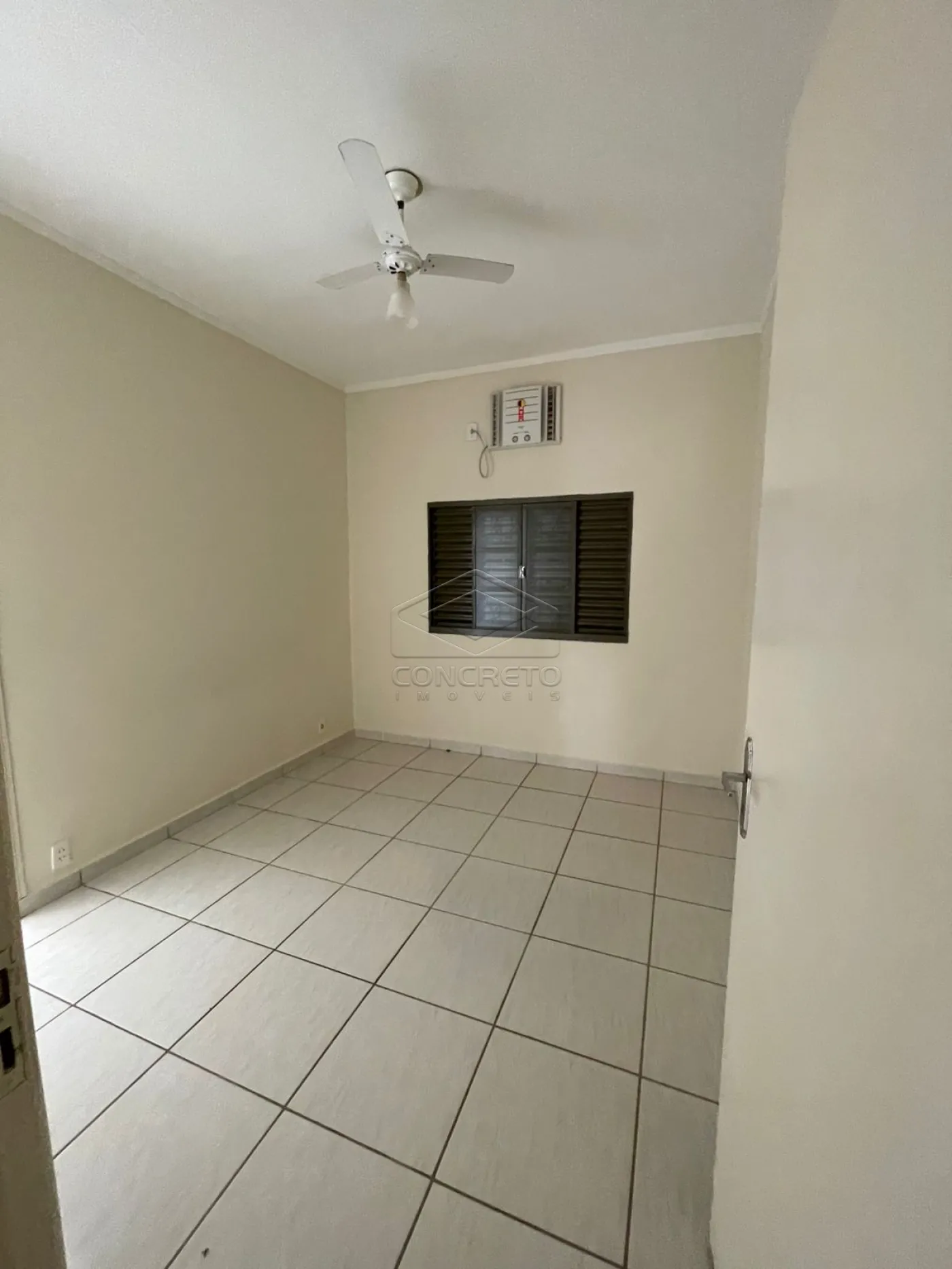 Alugar Casa / Padr&atilde;o em Len&ccedil;&oacute;is Paulista R$ 2.500,00 - Foto 11