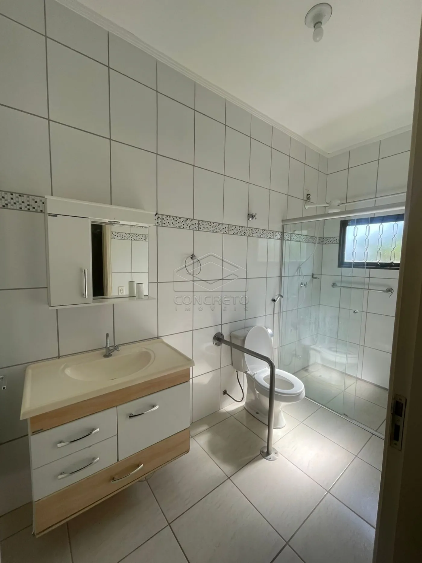 Alugar Casa / Padr&atilde;o em Len&ccedil;&oacute;is Paulista R$ 2.500,00 - Foto 12