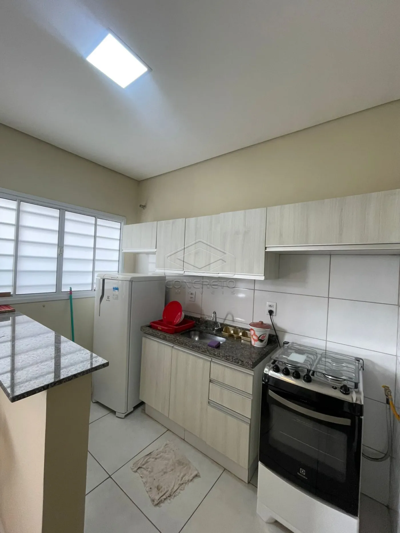 Alugar Apartamento / Kitnet em Len&ccedil;&oacute;is Paulista R$ 1.400,00 - Foto 2