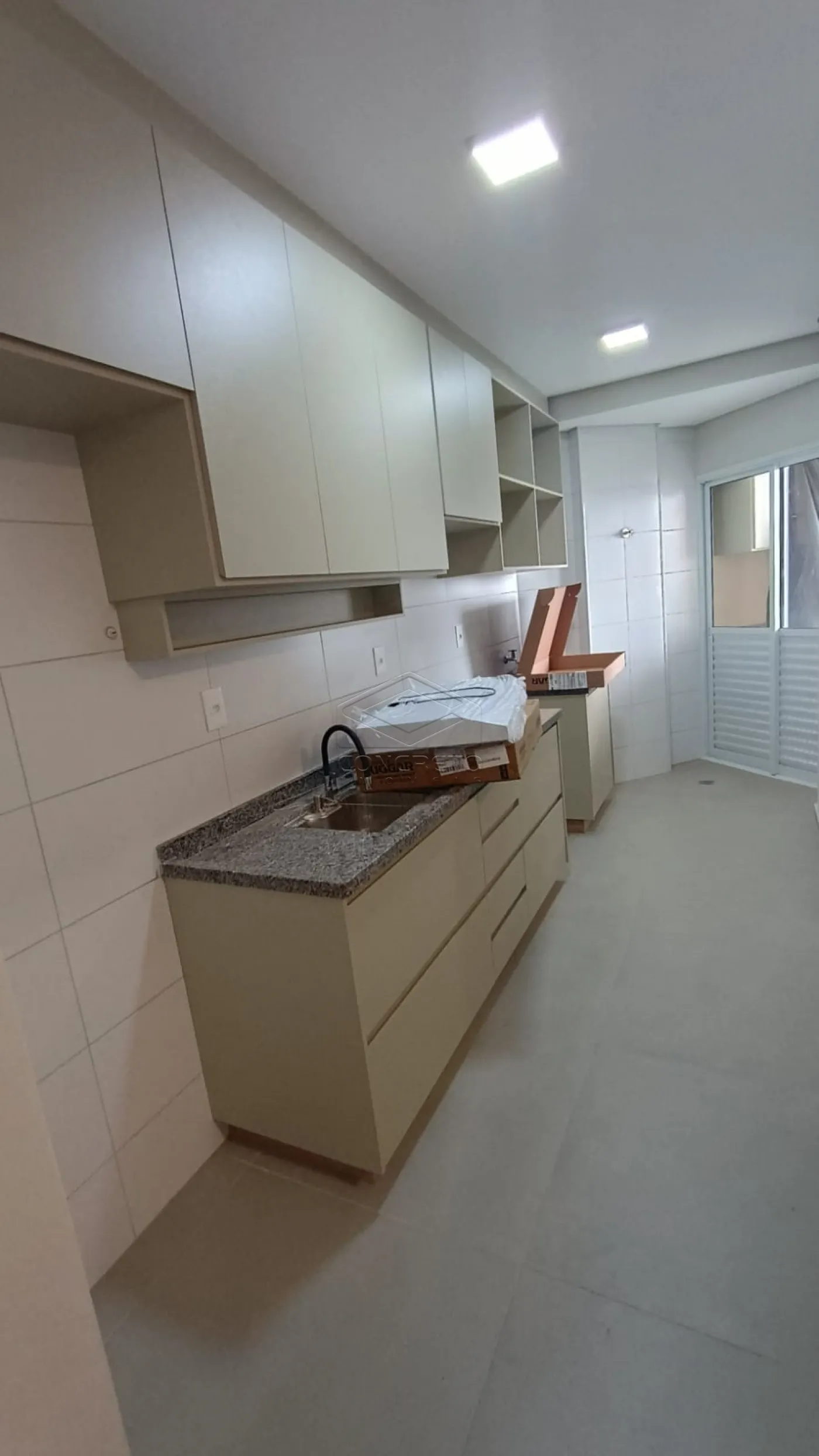 Alugar Apartamento / Padr&atilde;o em Len&ccedil;&oacute;is Paulista R$ 3.500,00 - Foto 3