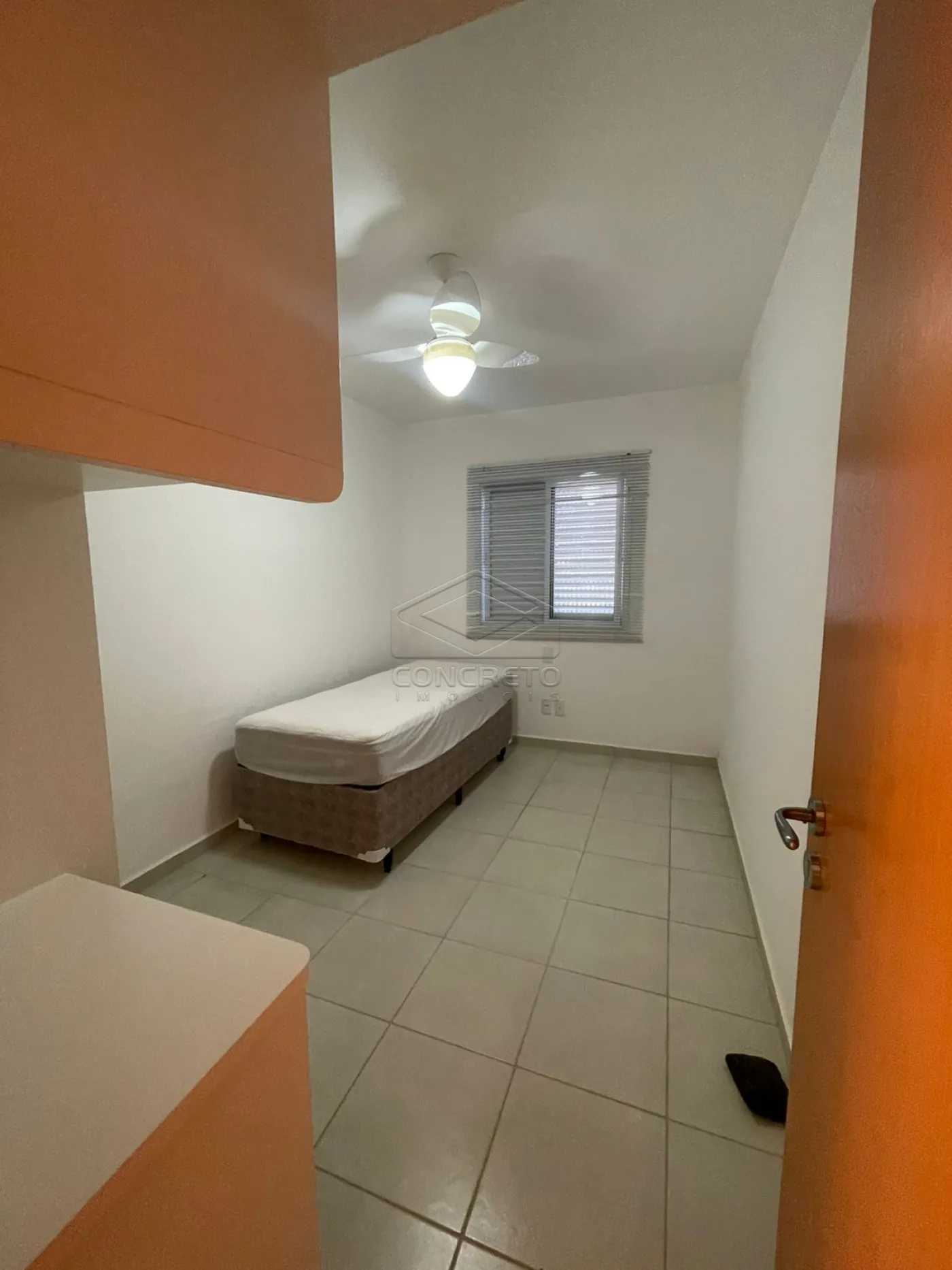 Alugar Apartamento / Padr&atilde;o em Len&ccedil;&oacute;is Paulista R$ 2.200,00 - Foto 6