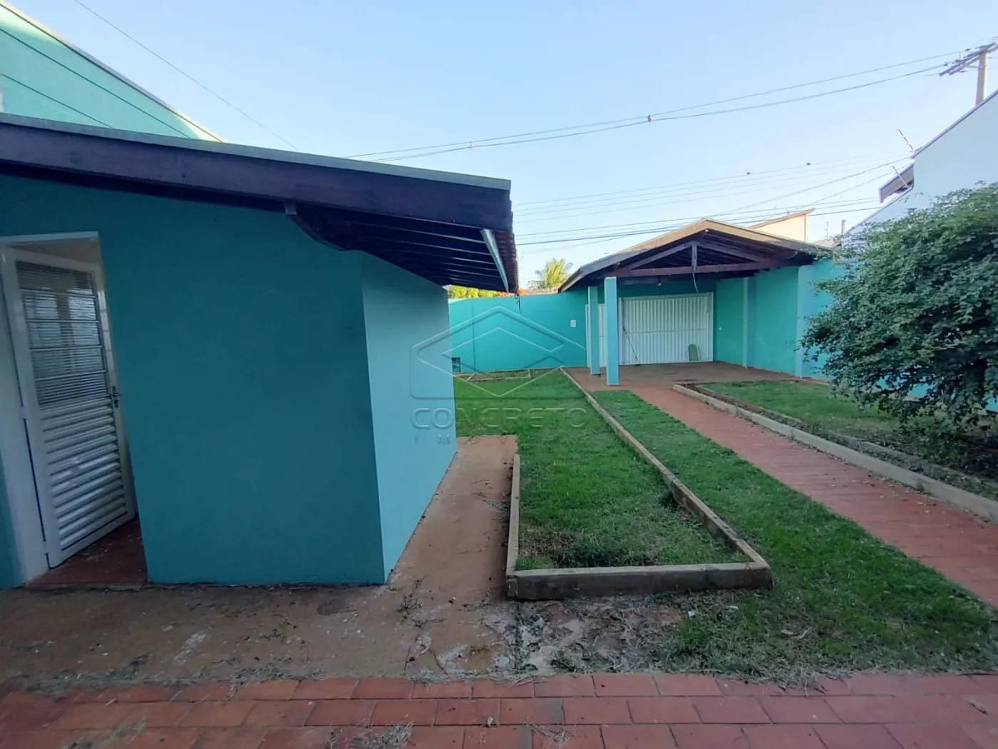 Alugar Casa / Padr&atilde;o em Len&ccedil;&oacute;is Paulista R$ 1.300,00 - Foto 1