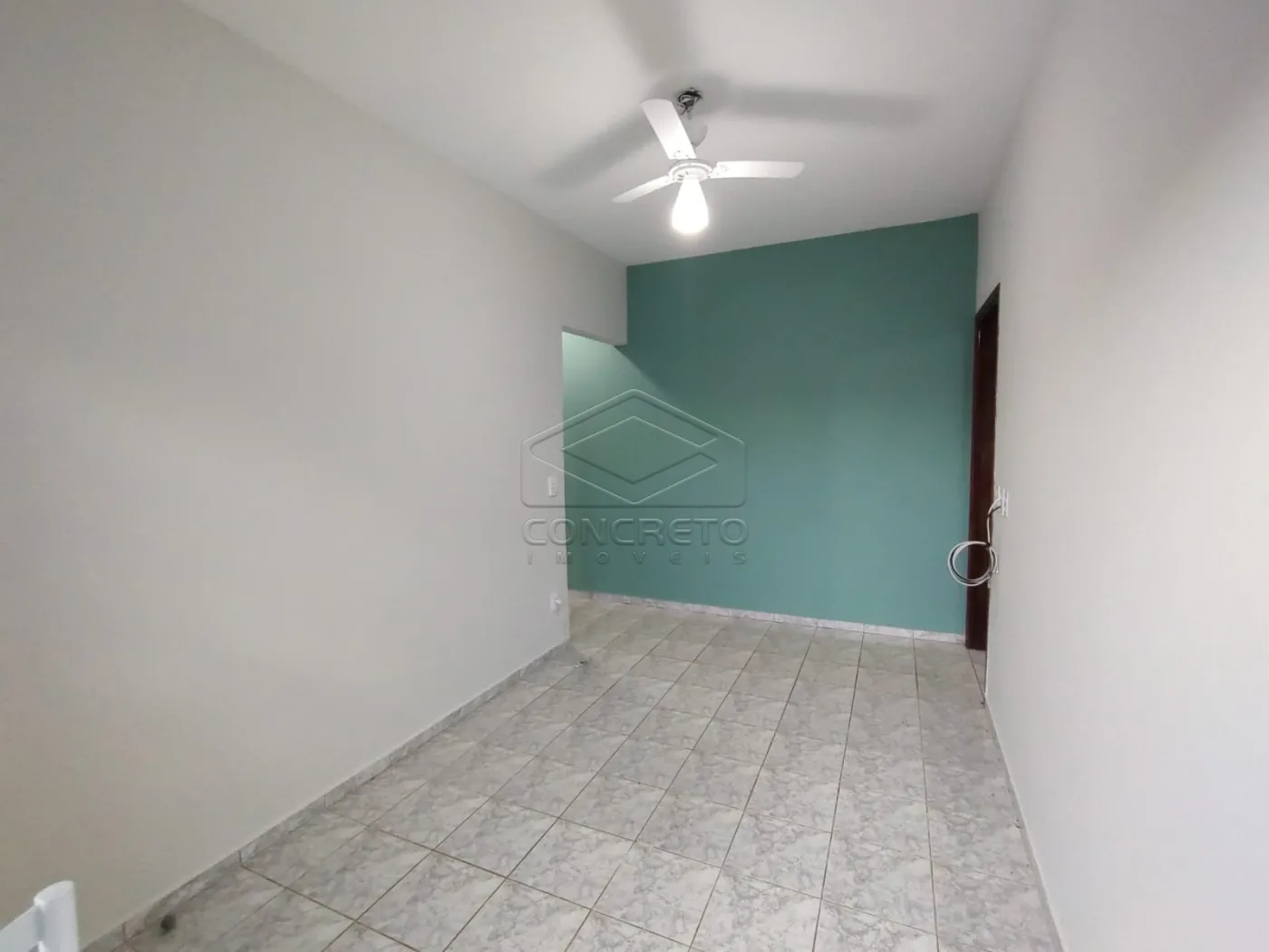 Alugar Casa / Padr&atilde;o em Len&ccedil;&oacute;is Paulista R$ 1.300,00 - Foto 3