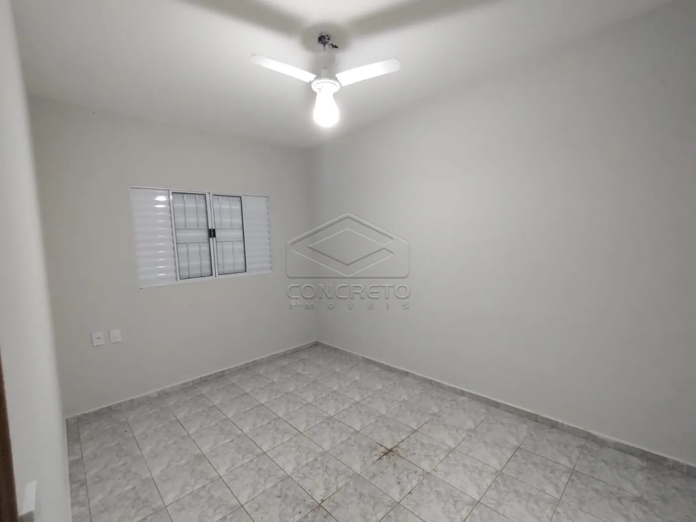 Alugar Casa / Padr&atilde;o em Len&ccedil;&oacute;is Paulista R$ 1.300,00 - Foto 4
