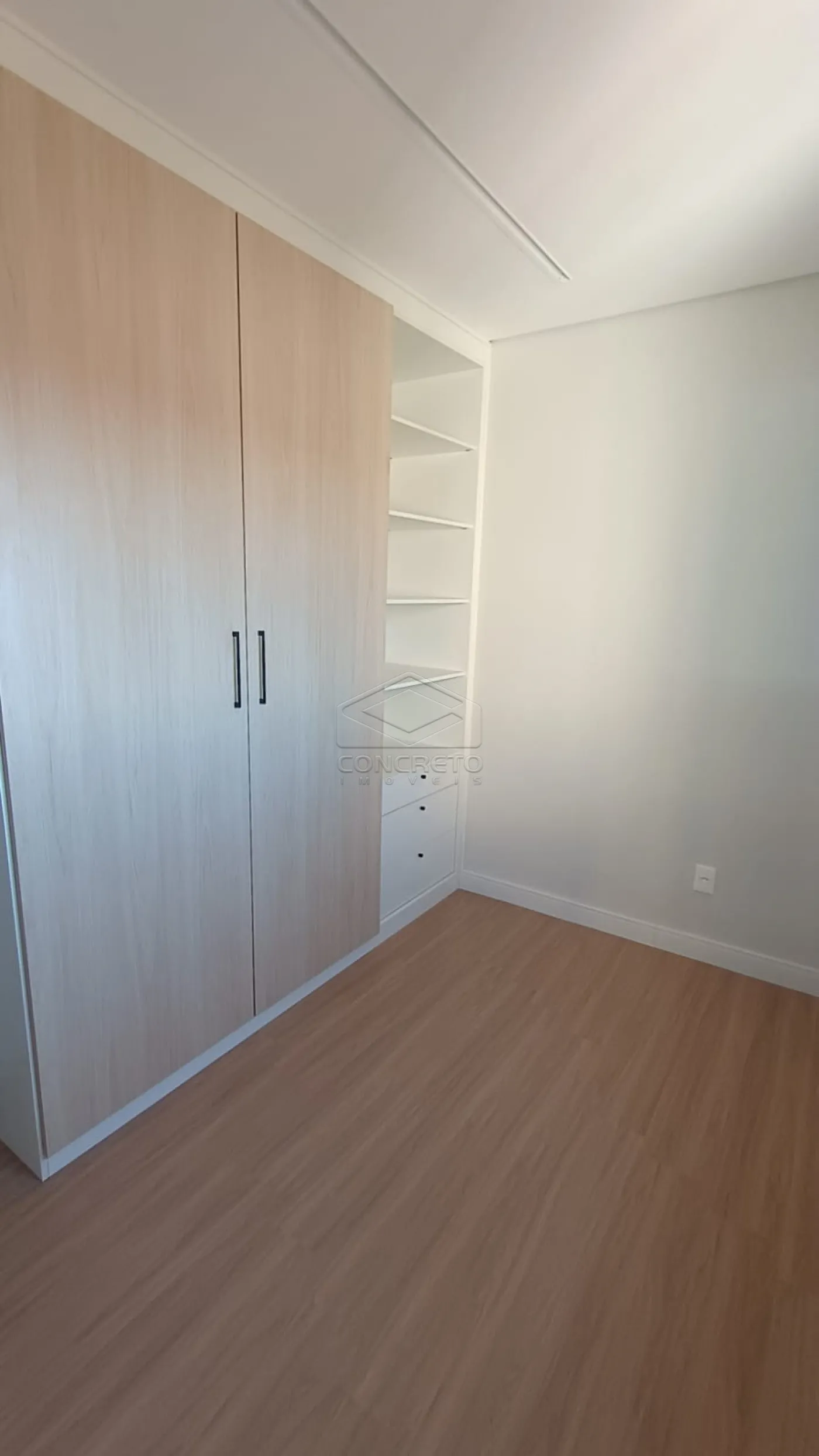 Alugar Apartamento / Padr&atilde;o em Len&ccedil;&oacute;is Paulista R$ 3.350,00 - Foto 4