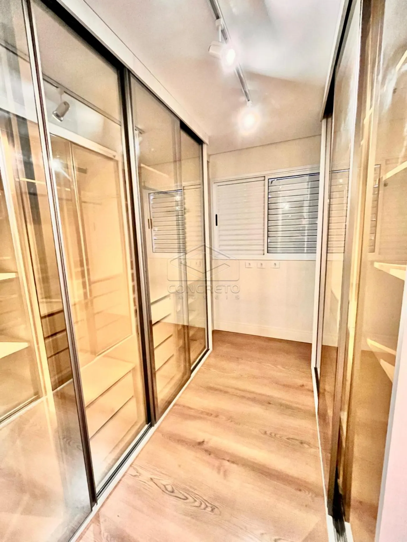Alugar Apartamento / Duplex em Len&ccedil;&oacute;is Paulista R$ 4.200,00 - Foto 2