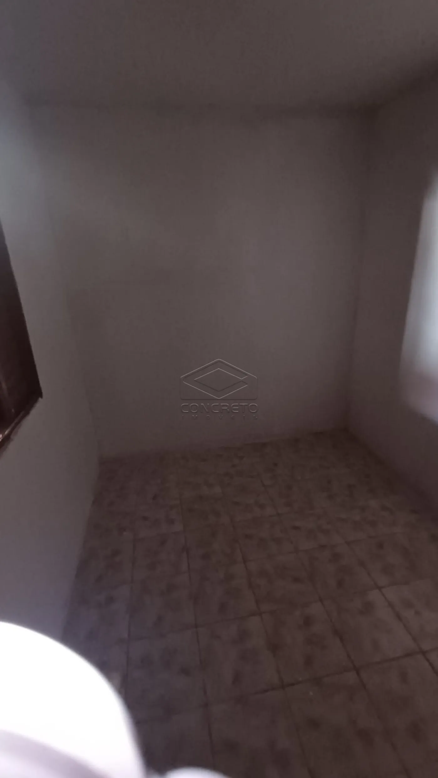 Alugar Casa / Padr&atilde;o em Len&ccedil;&oacute;is Paulista R$ 1.500,00 - Foto 2