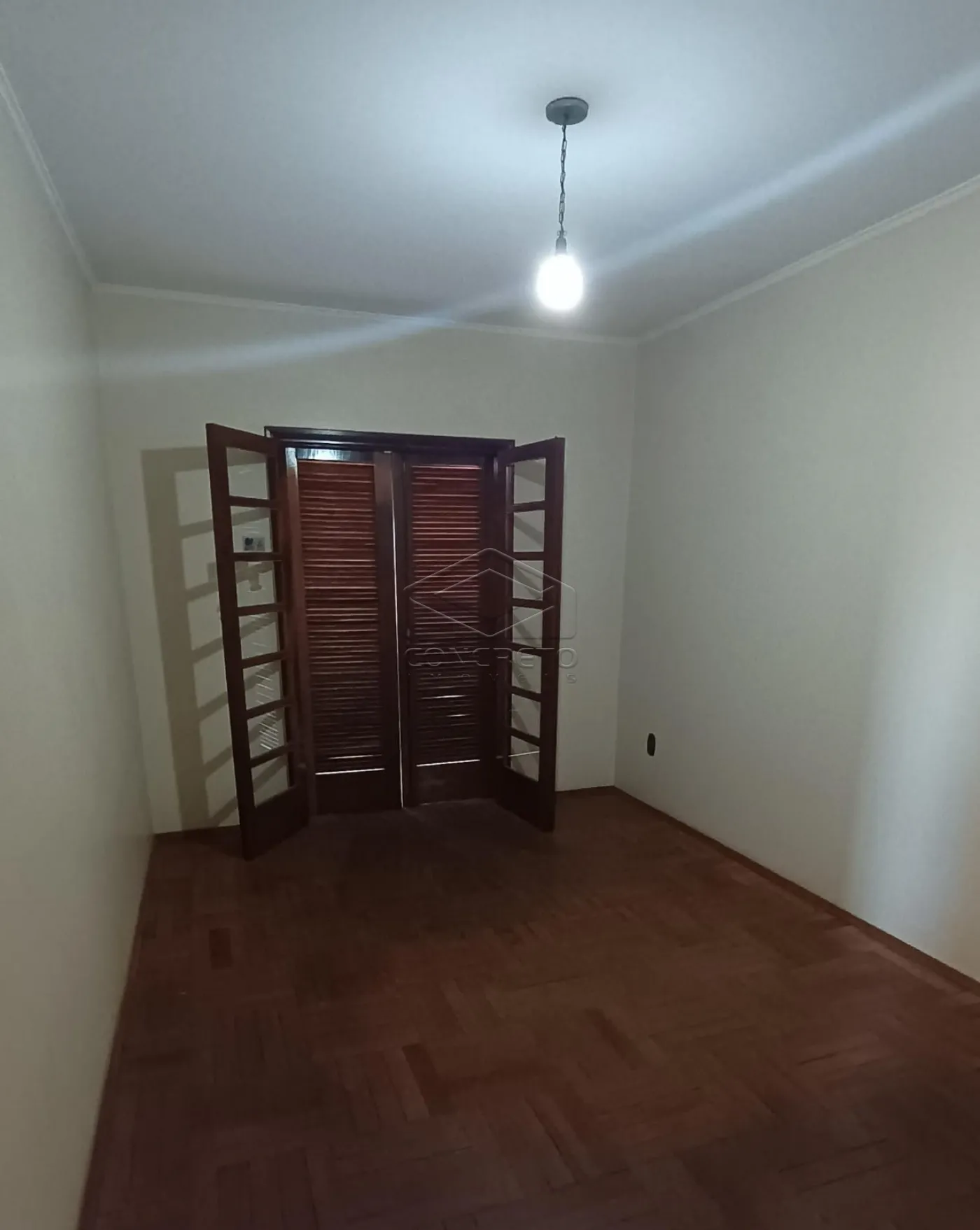 Alugar Casa / Padr&atilde;o em Len&ccedil;&oacute;is Paulista R$ 4.500,00 - Foto 3